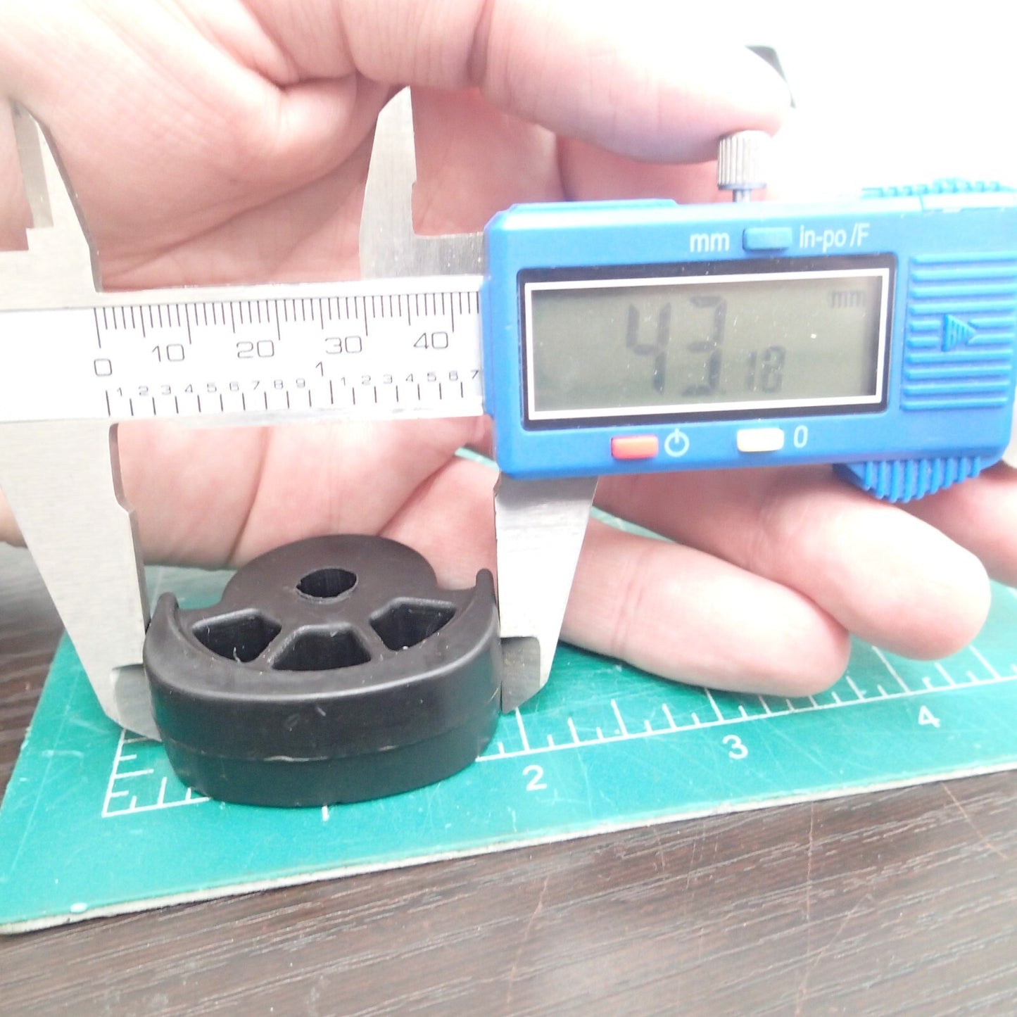 Kuryakyn 8010 ISO Peg Replacement Rubber Pads Set of 8