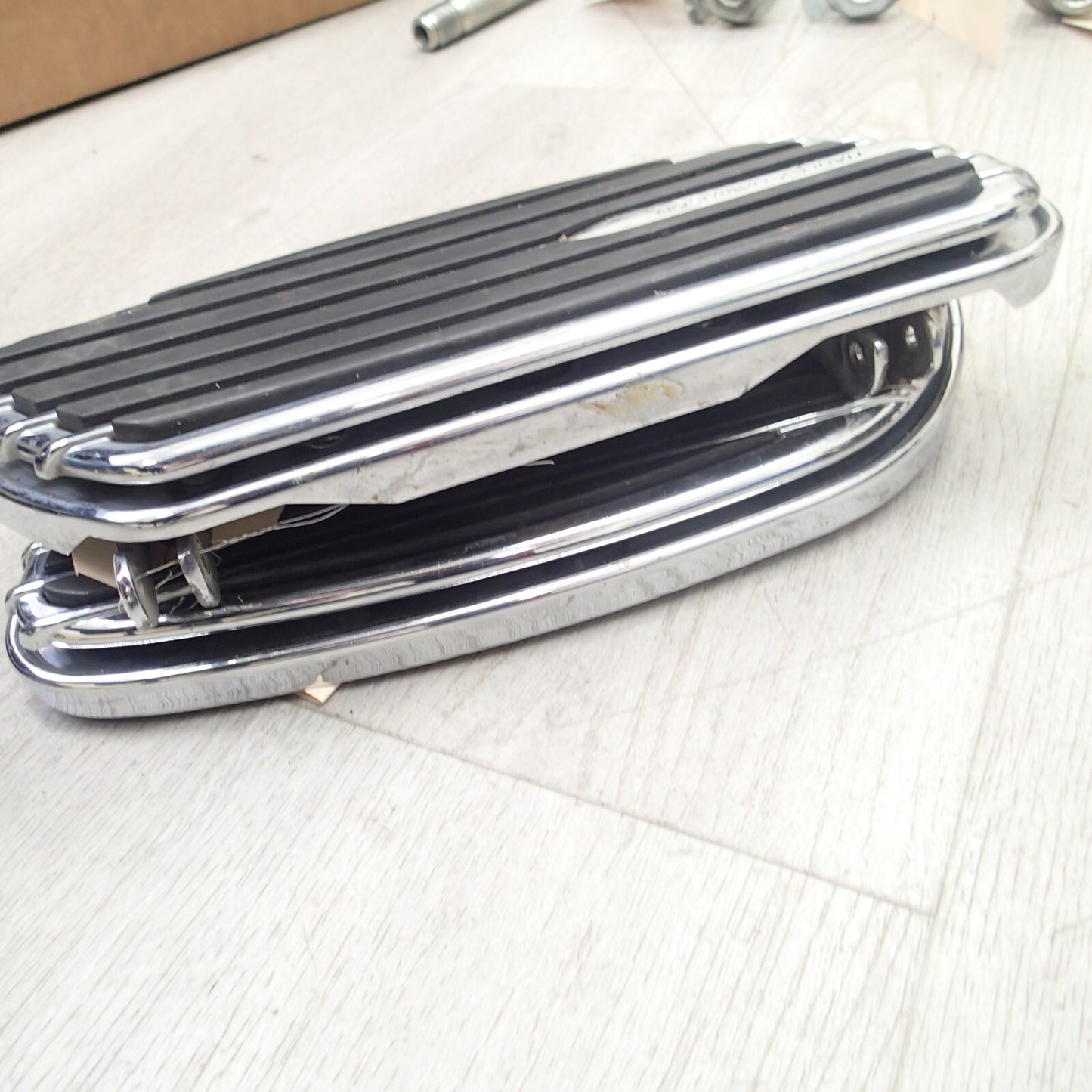 Harley-Davidson 2012 Electra Glide CVO Front Driver Footboards Rumble 51498-09A