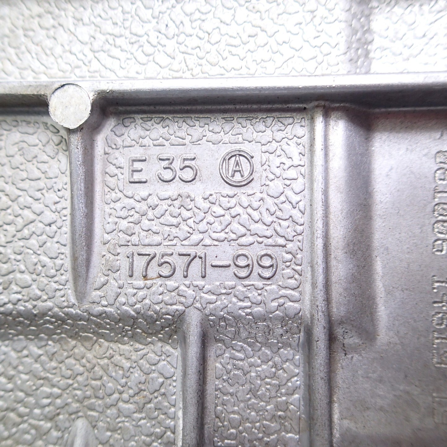 16 Harley Road Glide Touring FLTRX OEM Rocker Twin Cam Box 1 Cover 17571-99