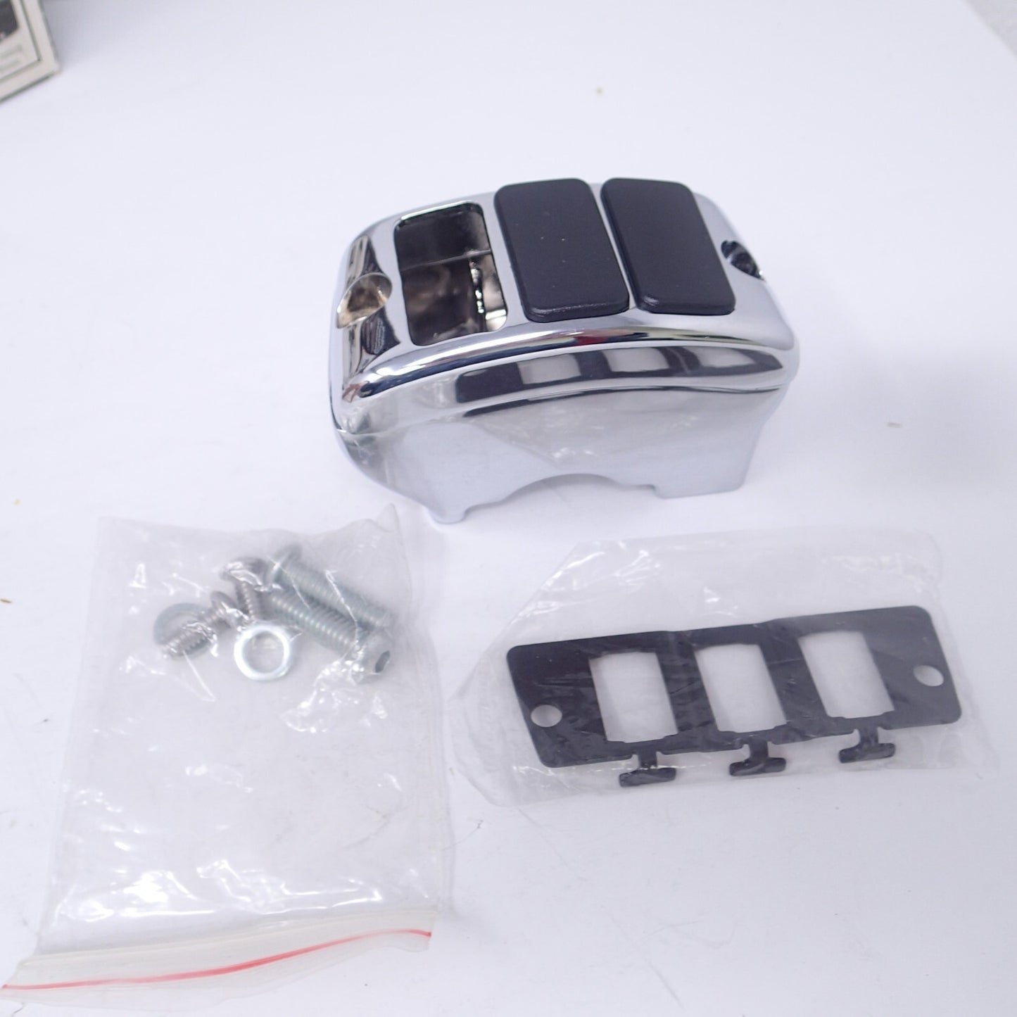 Harley Davidson Auxiliary Accessory Switch Housing Kit - New - 70213-02C