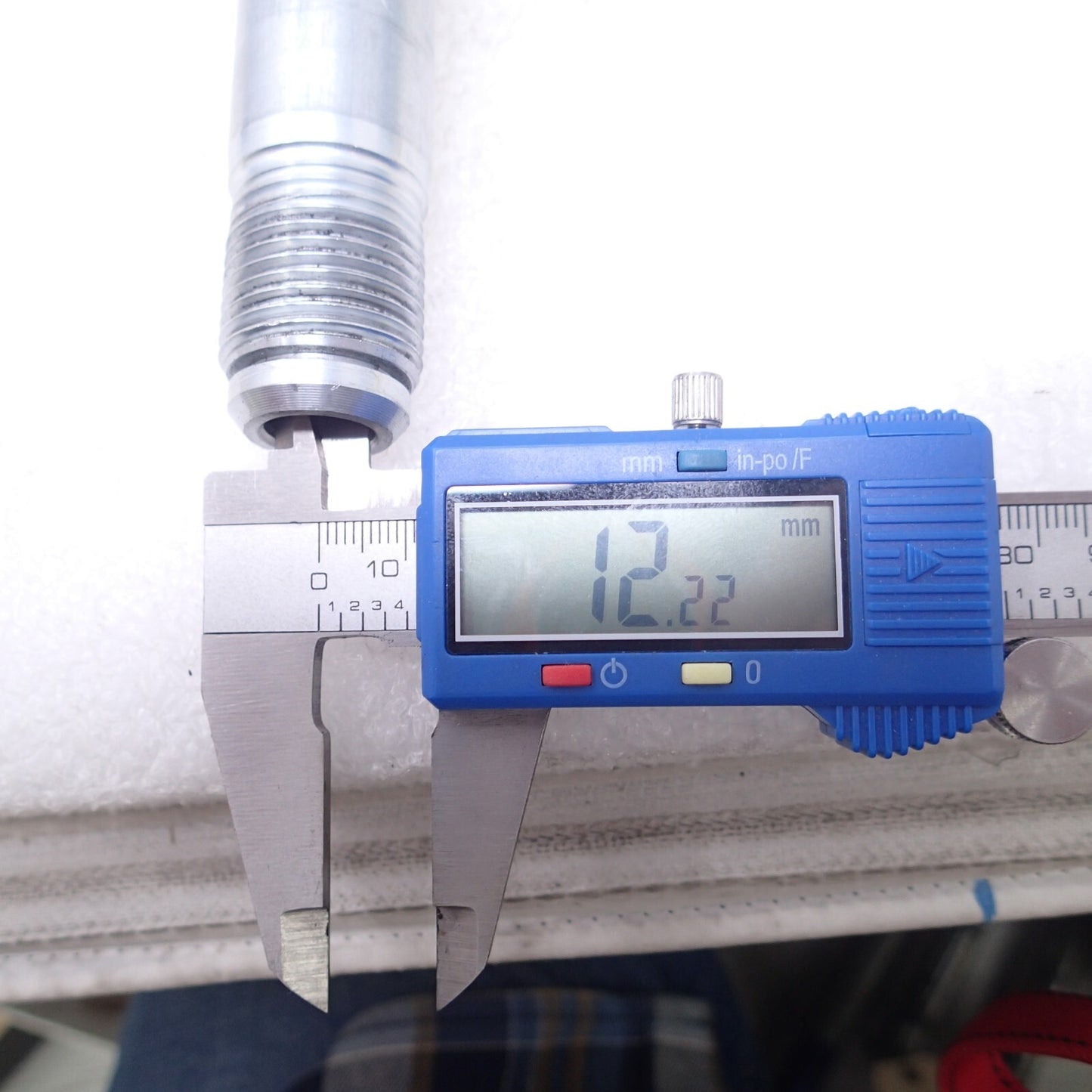 16 Harley Road Glide Touring FLTRXS OEM Rear Wheel Axle Bolt Shaft 43000002