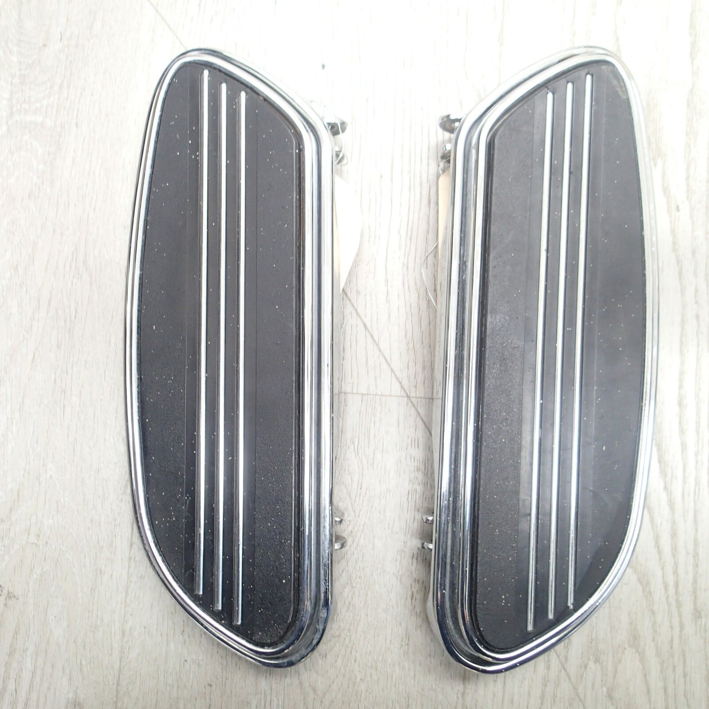 Harley Touring Road King Street Glide Left Right Footboard Floorboards 50683-04