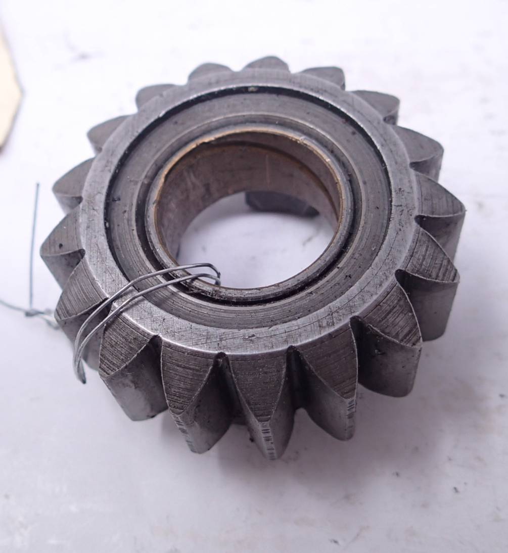 35760-73 COUNTERSHAFT LOW GEAR - 17 T. Harley Sportsters