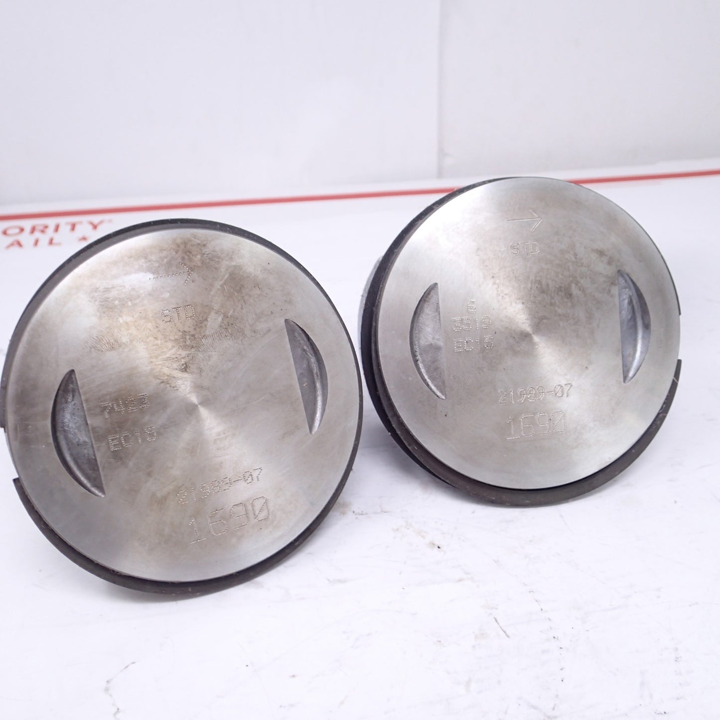 HARLEY DAVIDSON OEM ENGINE MOTOR BLOCK PISTON 21989-07 Set USED