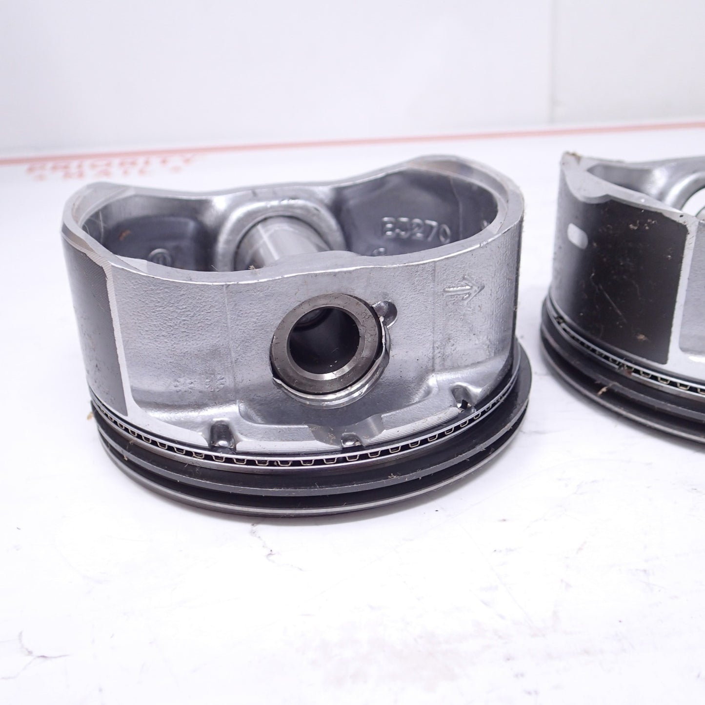 HARLEY DAVIDSON OEM ENGINE MOTOR BLOCK PISTON 21989-07 Set USED