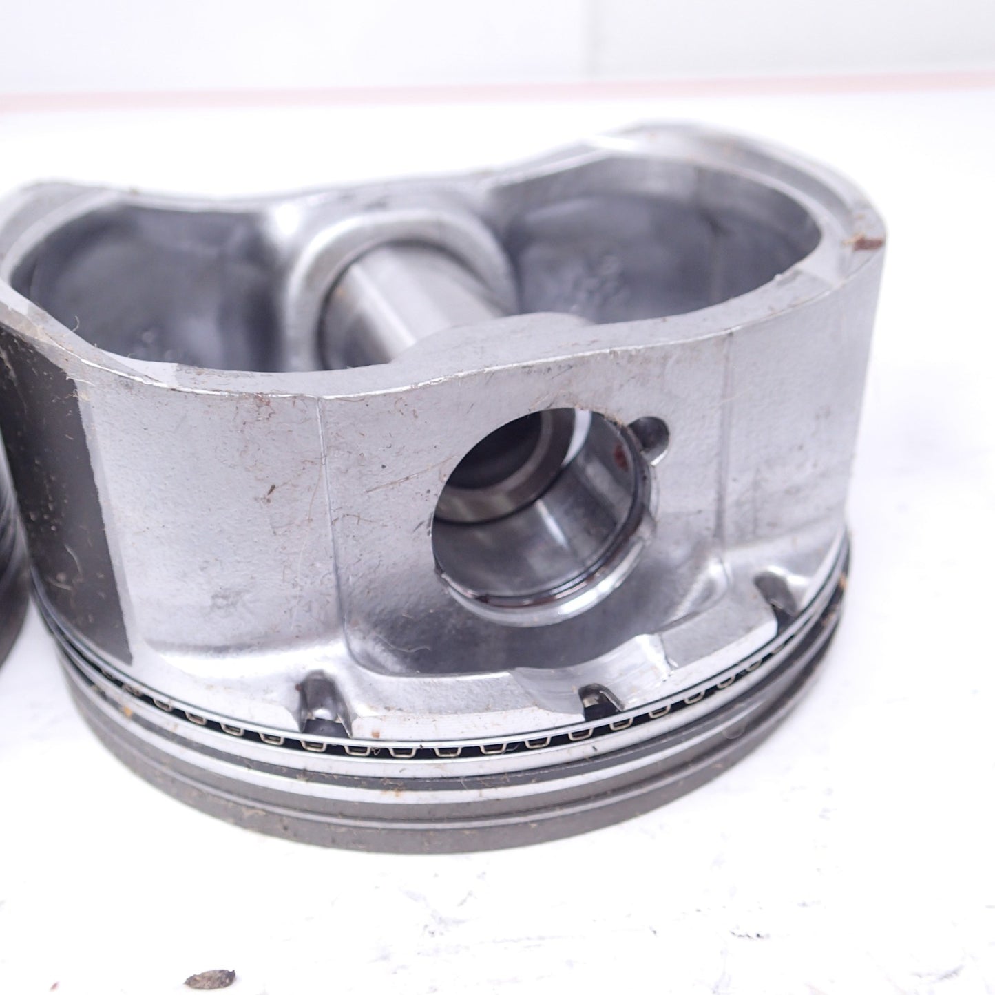 HARLEY DAVIDSON OEM ENGINE MOTOR BLOCK PISTON 21989-07 Set USED