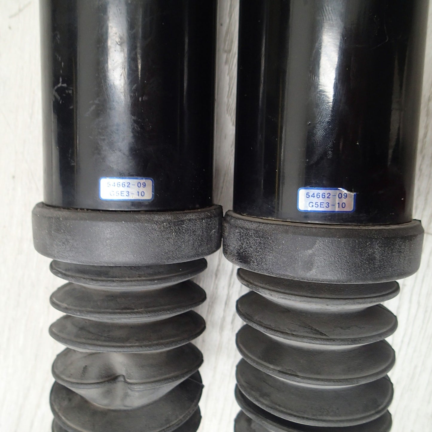 OEM Harley Davidson 09-16 Touring Air/Oil Shocks Set 54662-09 EMRTY NO OIL 12''