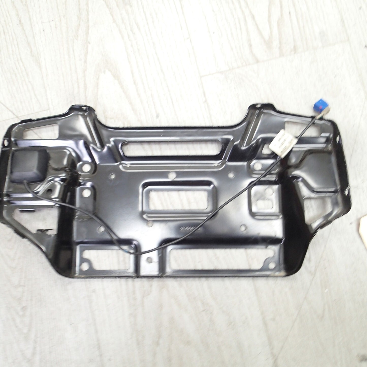 20-24 Harley Davidson Touring Front Fairing Radio Support Bracket + GPS Antenna