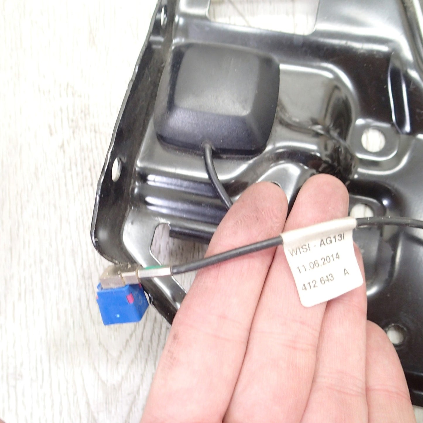 20-24 Harley Davidson Touring Front Fairing Radio Support Bracket + GPS Antenna