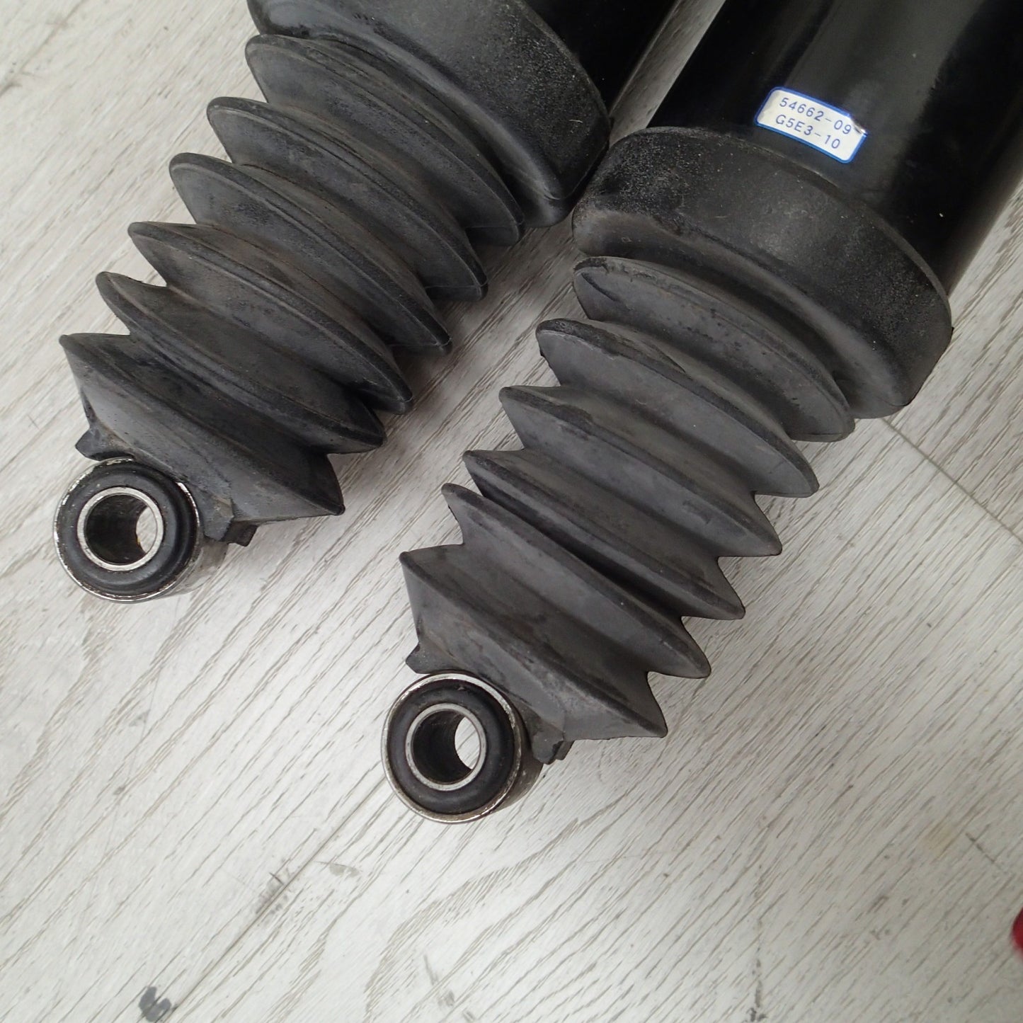 OEM Harley Davidson 09-16 Touring Air/Oil Shocks Set 54662-09 EMRTY NO OIL 12''