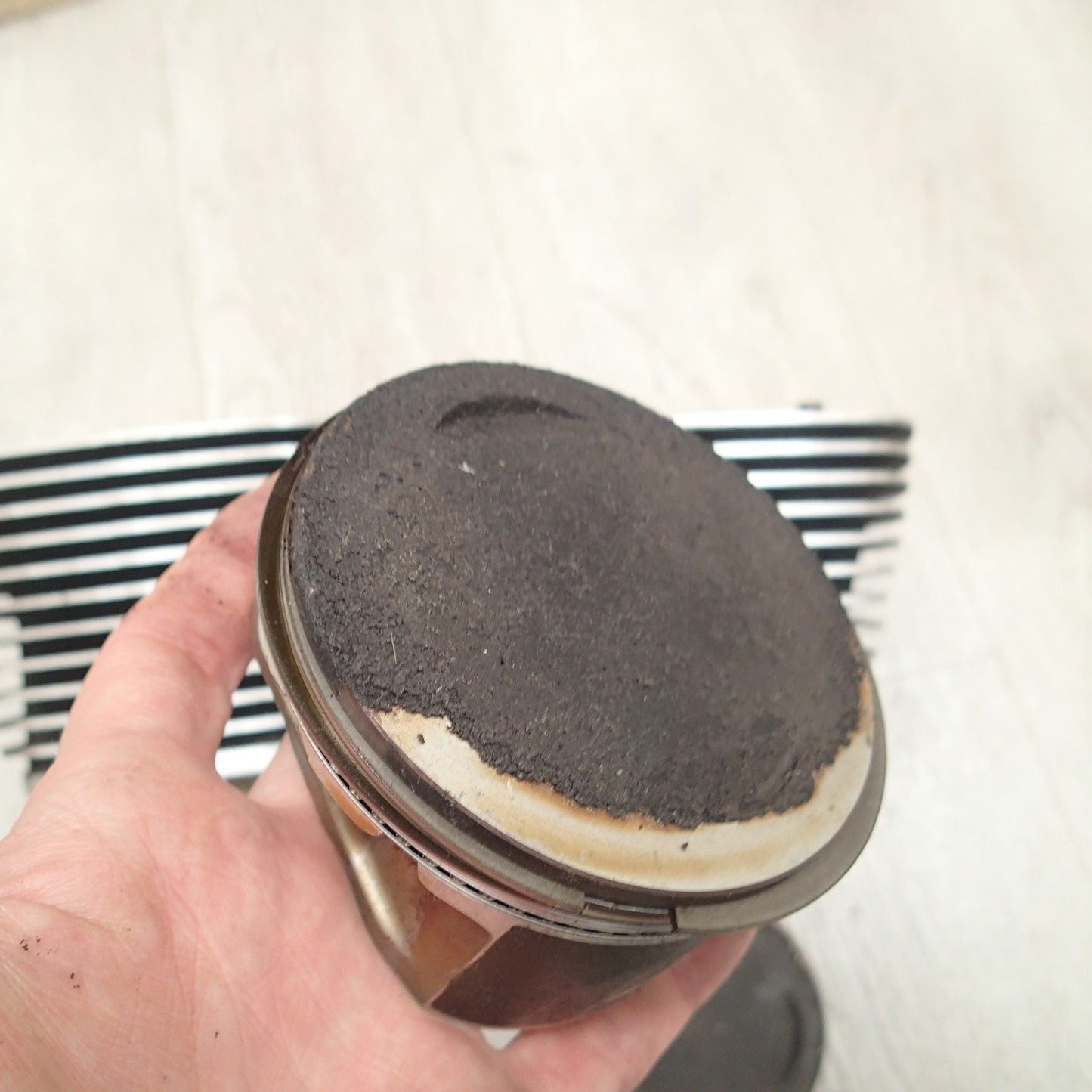 USED GENUINE HARLEY DAVIDSON PAIR OF CYLINDERS 16593-99 USED + Pistons