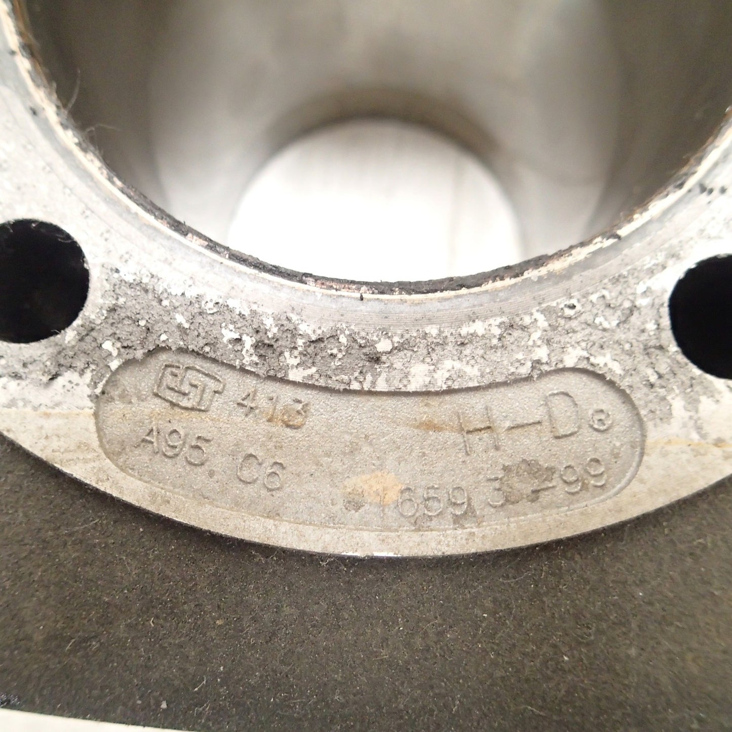 USED GENUINE HARLEY DAVIDSON PAIR OF CYLINDERS 16593-99 USED + Pistons