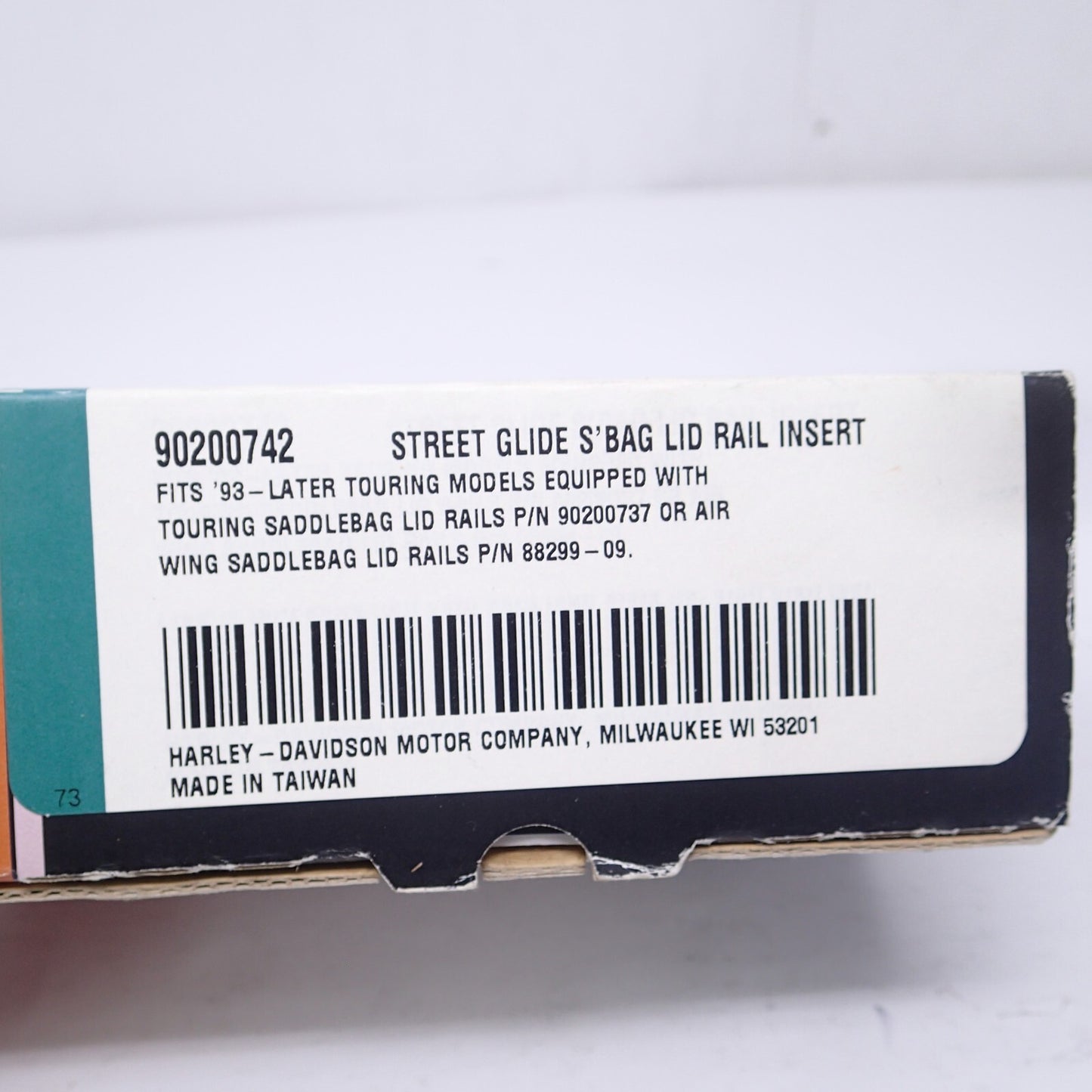 Harley Davidson FLHX Saddlebag Lid Rail Insert - New - 90200742