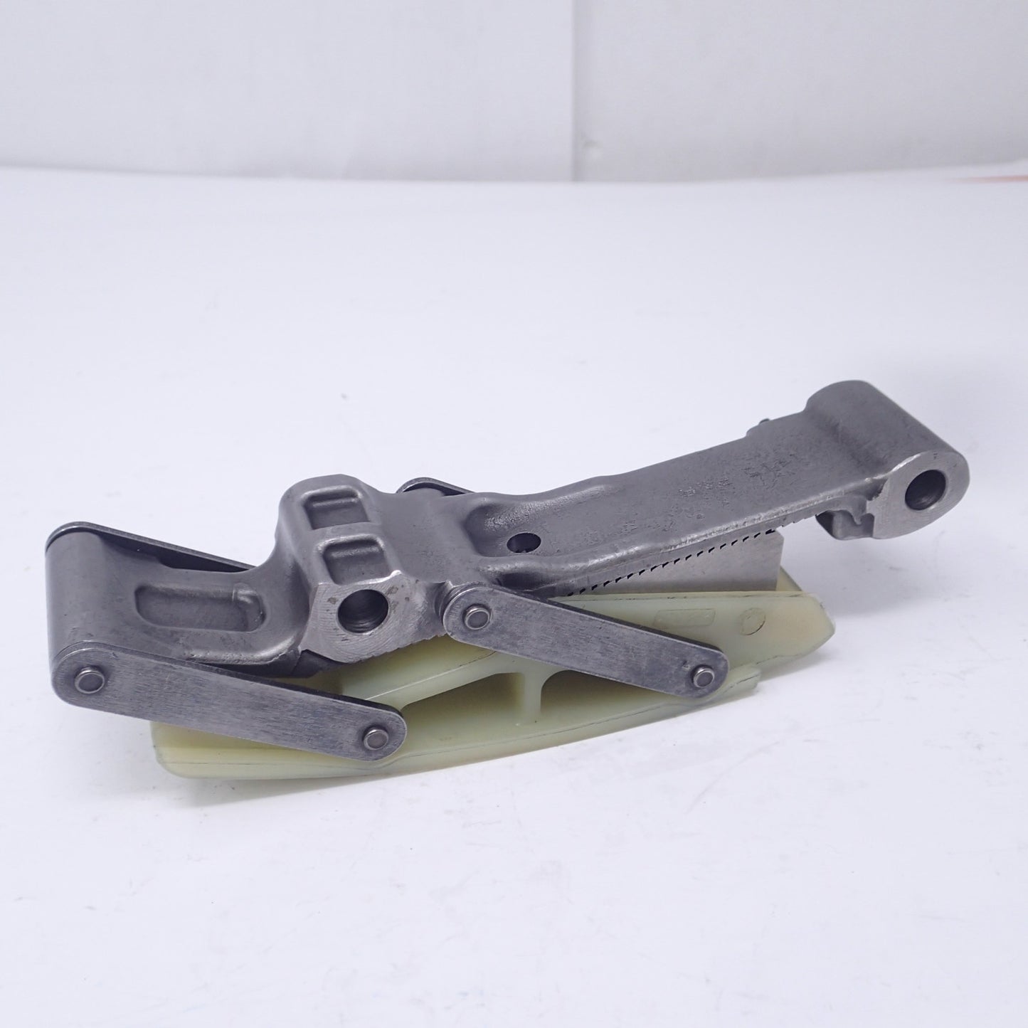 2011 11 Harley FLHTK Ultra Classic Limited Primary Chain Tensioner 39929-06B