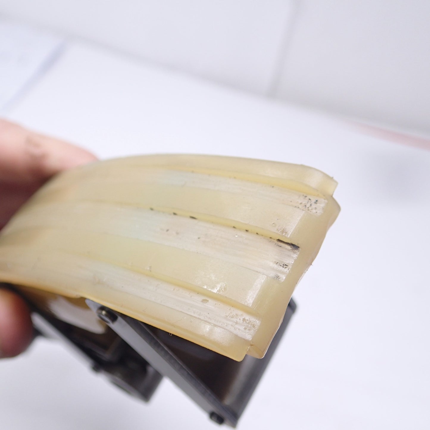 2011 11 Harley FLHTK Ultra Classic Limited Primary Chain Tensioner 39929-06B