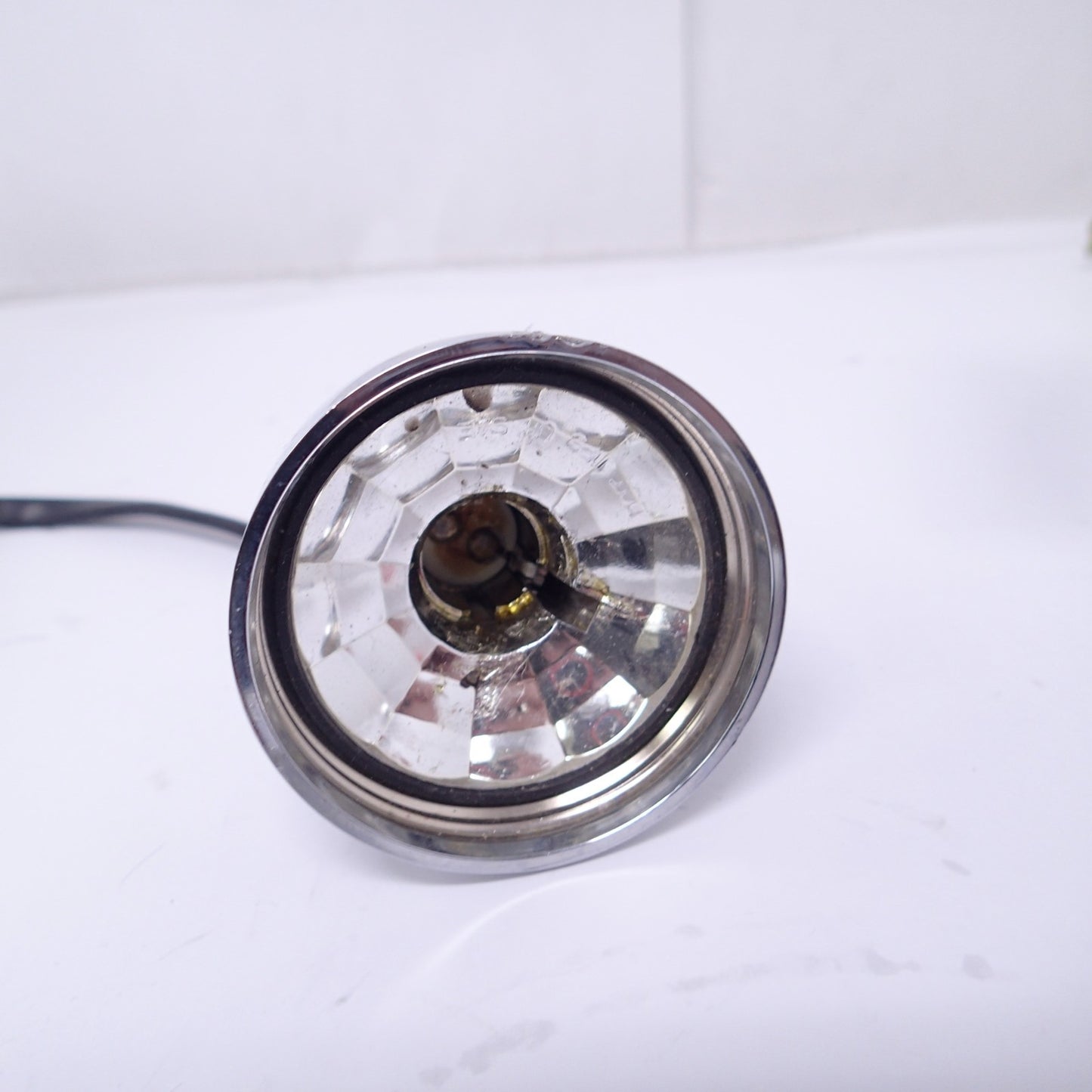 Harley Davidson Turn Signal Rear 2-Wires cable 69360-08 Chrome Housing damaged