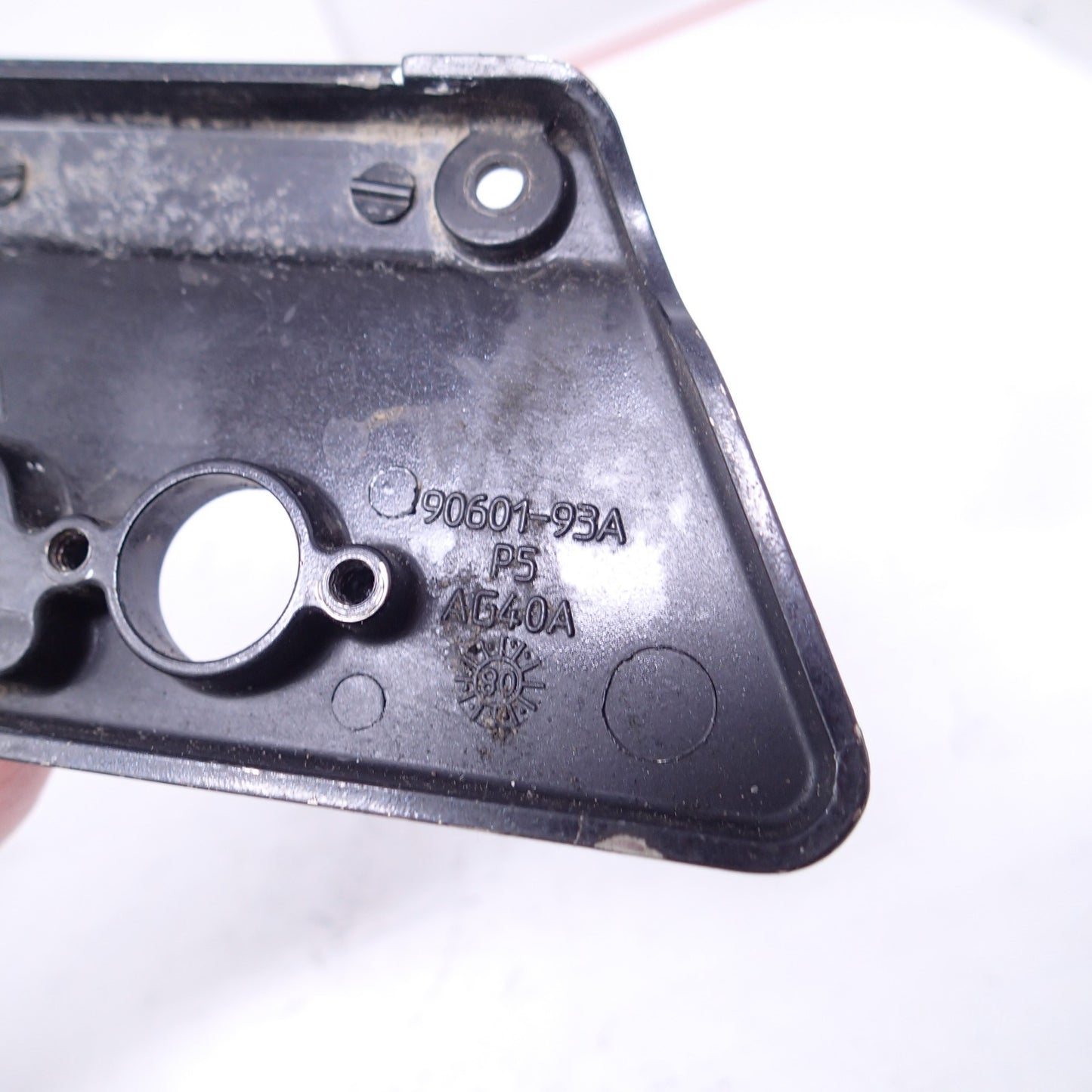 90601-93A USED 93-2013 HARLEY-DAVIDSON TOURING RIGHT SADDLEBAG LATCH COVER ONE