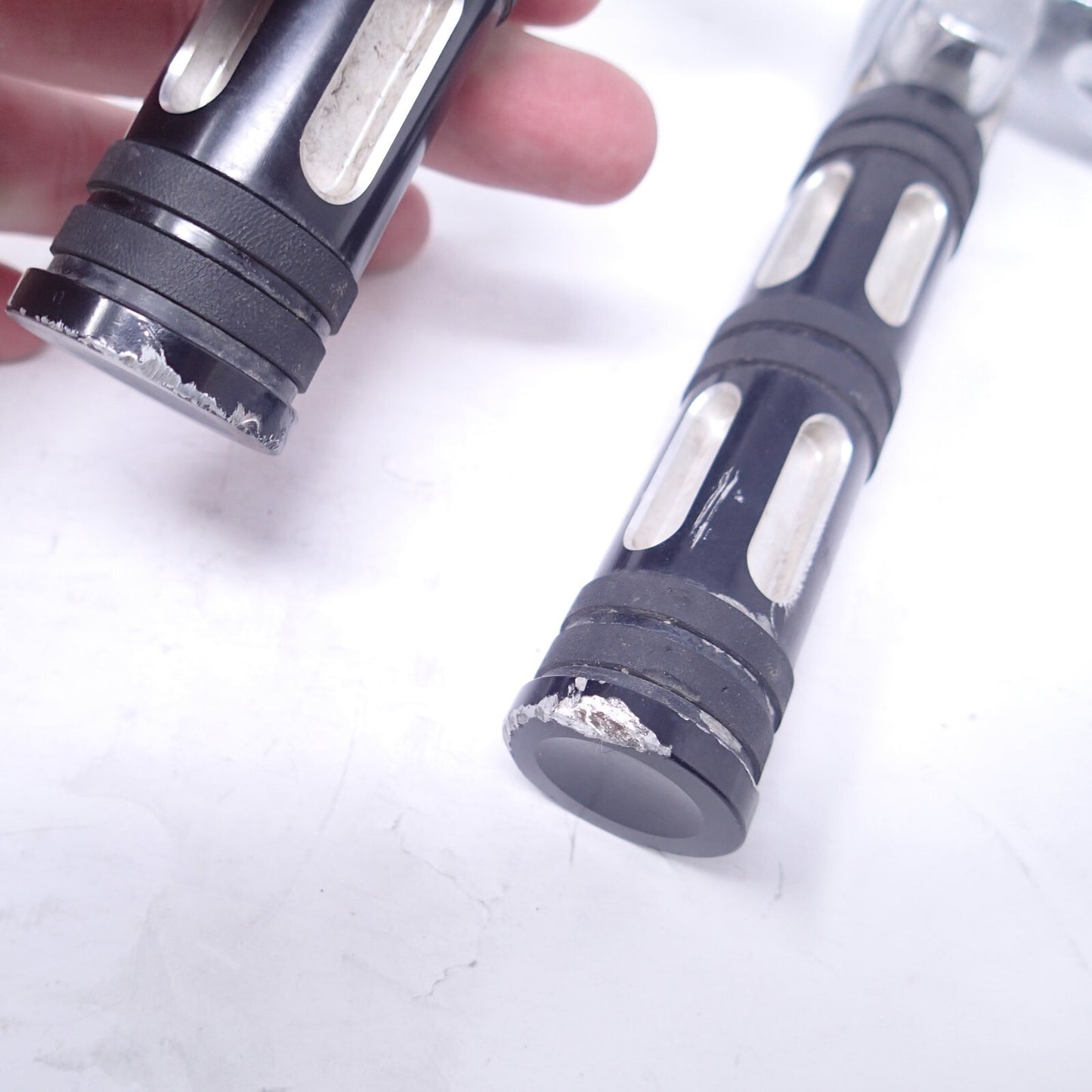 HARLEY DAVIDSON ADJUSTABLE MOUNTS CHROME CNC Billet Edge Cut Foot Pegs 50500030