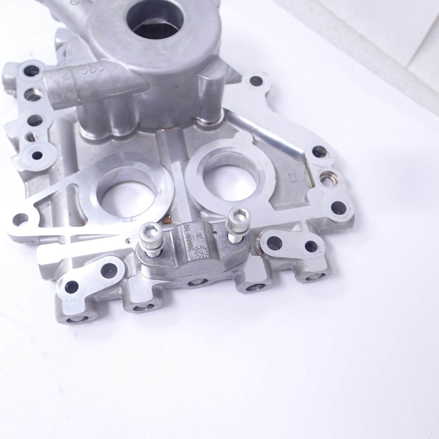 14-17 Harley FXDL Dyna Low Rider Oil Pump Cam Shaft Plate 26277-06 25358-06A