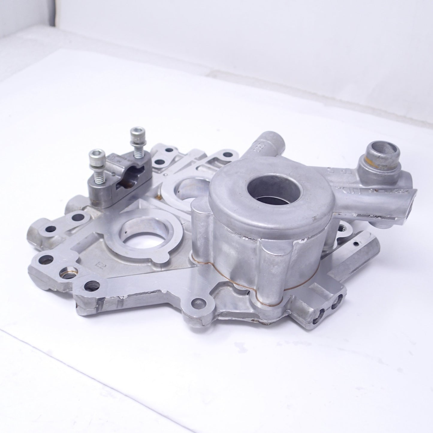 14-17 Harley FXDL Dyna Low Rider Oil Pump Cam Shaft Plate 26277-06 25358-06A