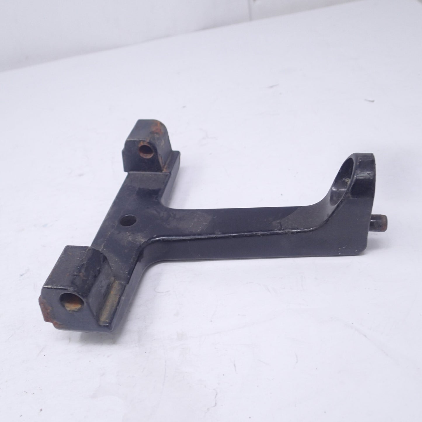 Harley-Davidson Passenger Footboard Mounting Bracket 53070-00 98 Later Touring