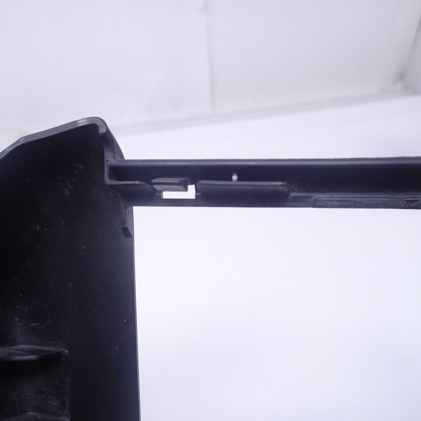 Harley Davidson 17-23 Touring Oil Cooler Cover Shroud Road Street Glide 2680092