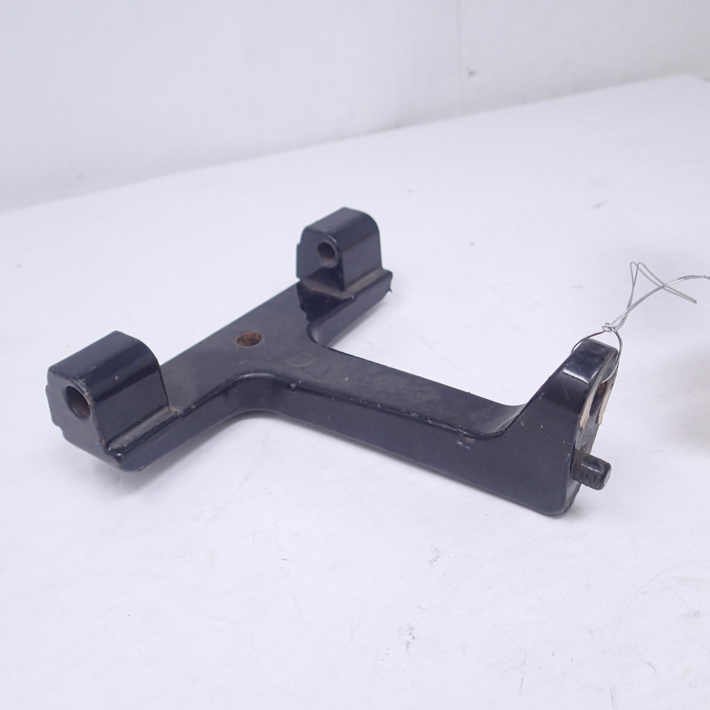 Harley-Davidson OEM 93-99 FLH FLT Floor Board Support 52719-93 used SINGLE