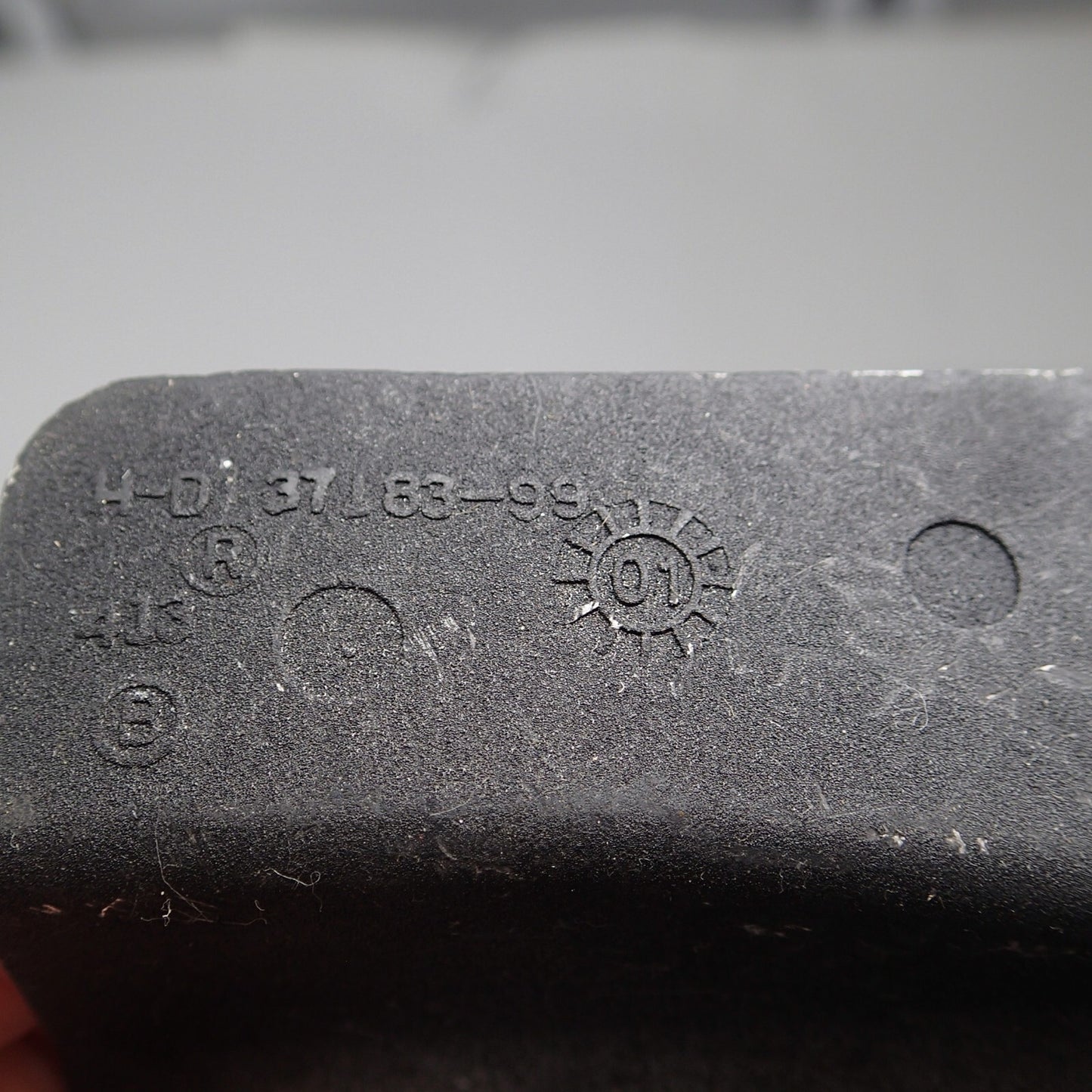 Harley-Davidson 2001 Dyna Wide Glide Oil Line Cover Black 37183-99