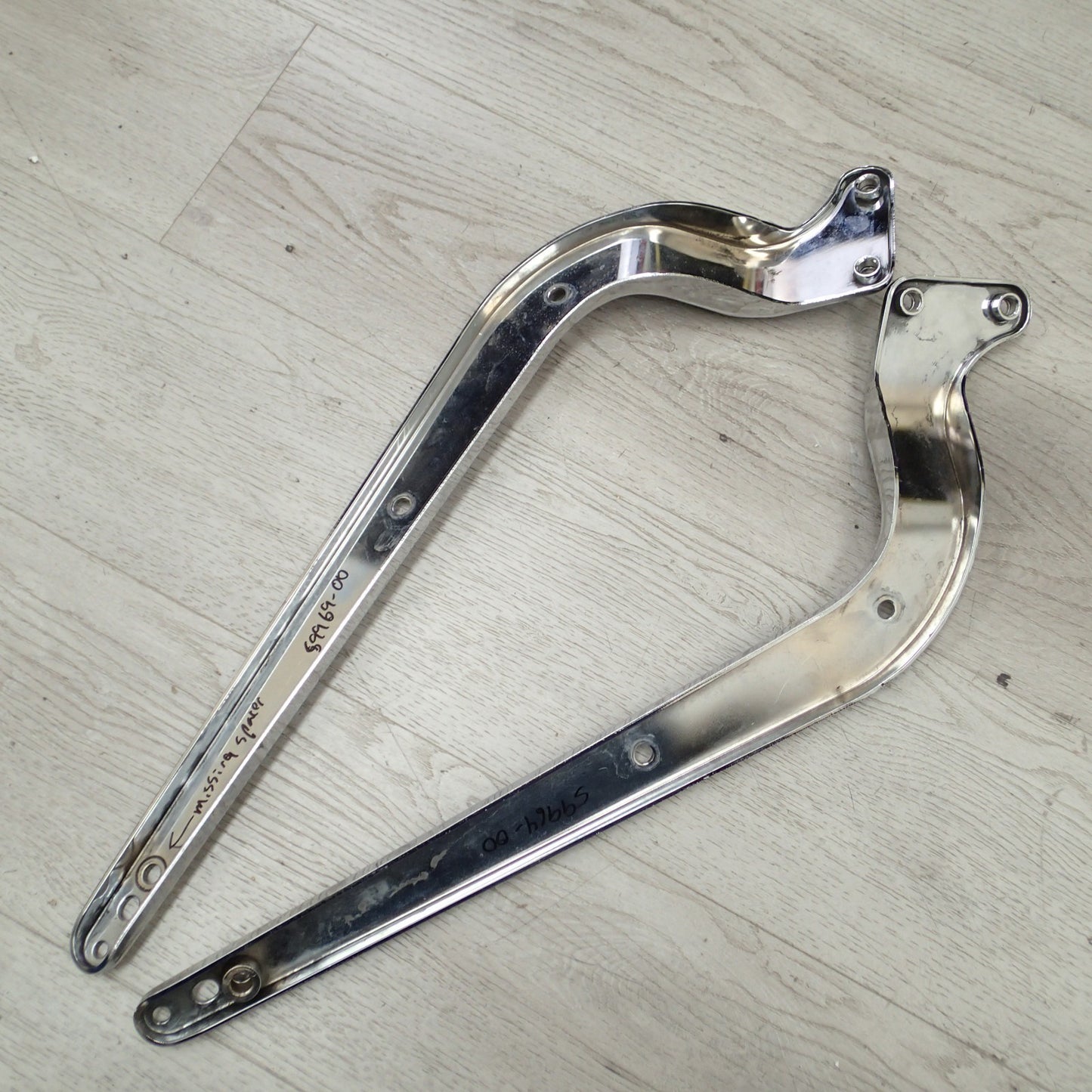 59964-00 59969-00 Rear Subframe Struts 2002 Harley-Davidson Fatboy EFI FLSTFI