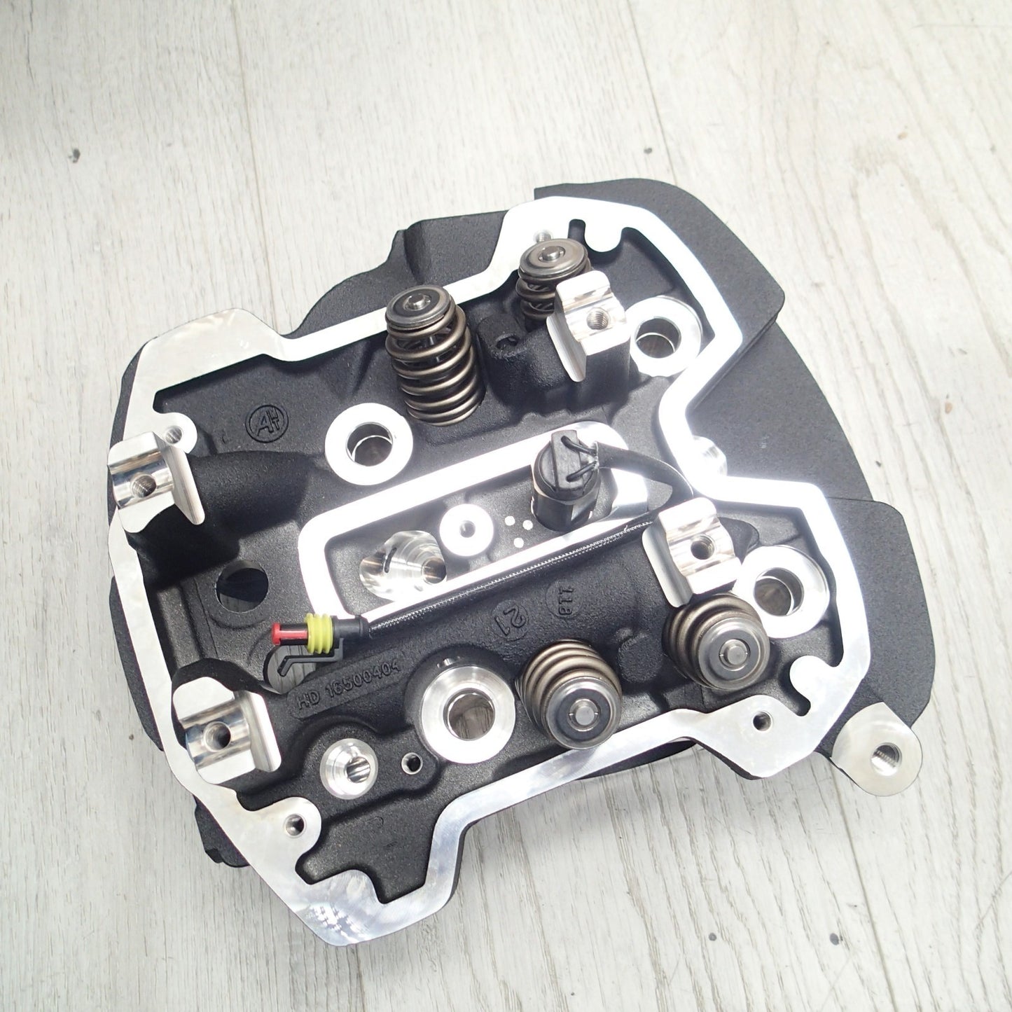 oem Harley 16500404 Rear Oil Cooled Black Cylinder Head 17-23 M8 Touring Softail