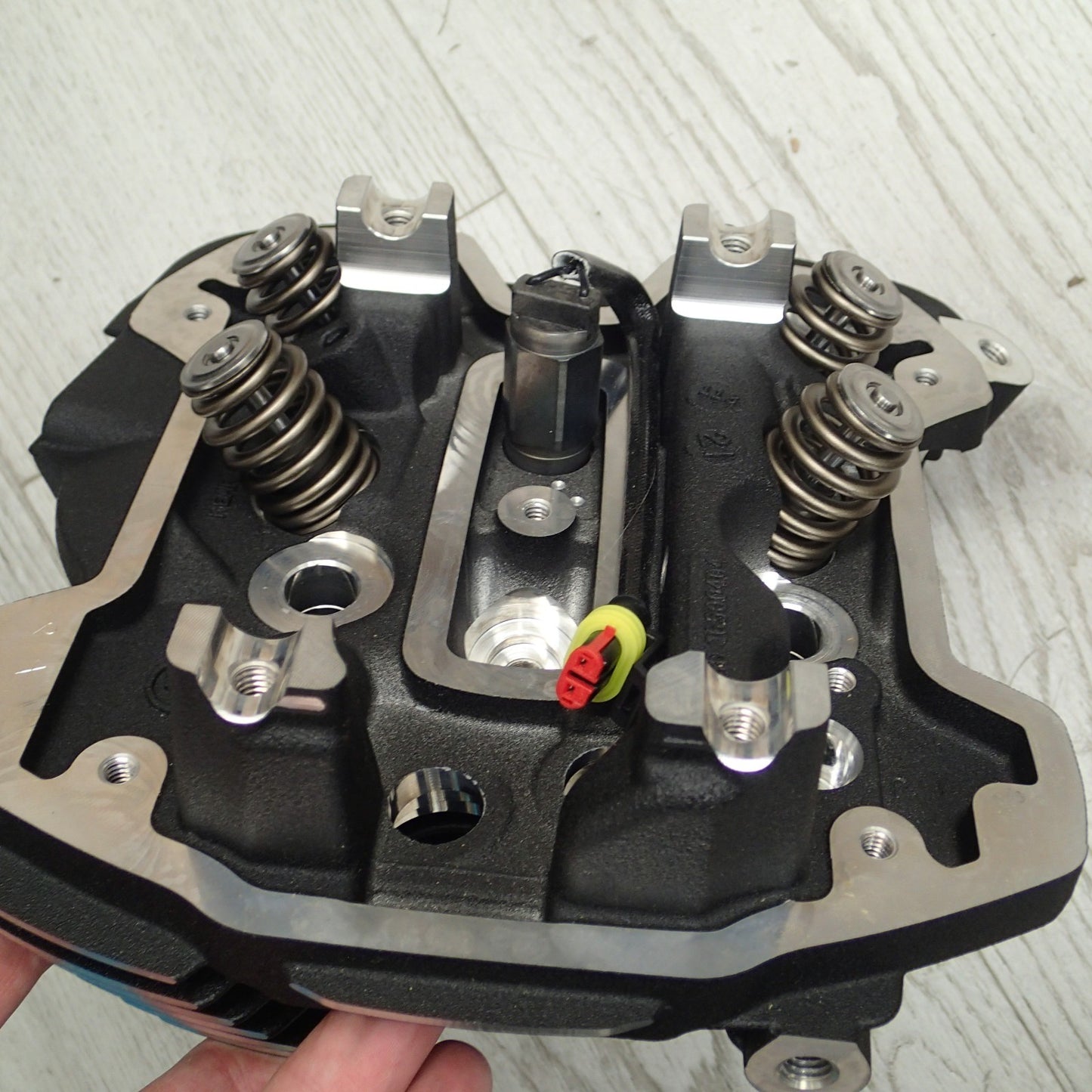 oem Harley 16500404 Rear Oil Cooled Black Cylinder Head 17-23 M8 Touring Softail