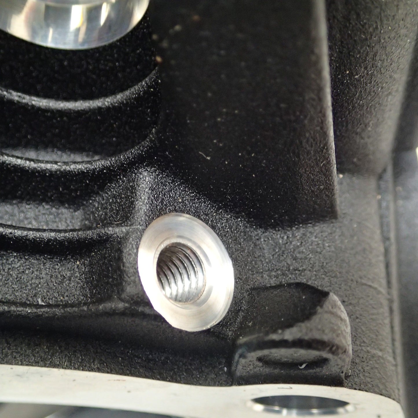 oem Harley 16500404 Rear Oil Cooled Black Cylinder Head 17-23 M8 Touring Softail