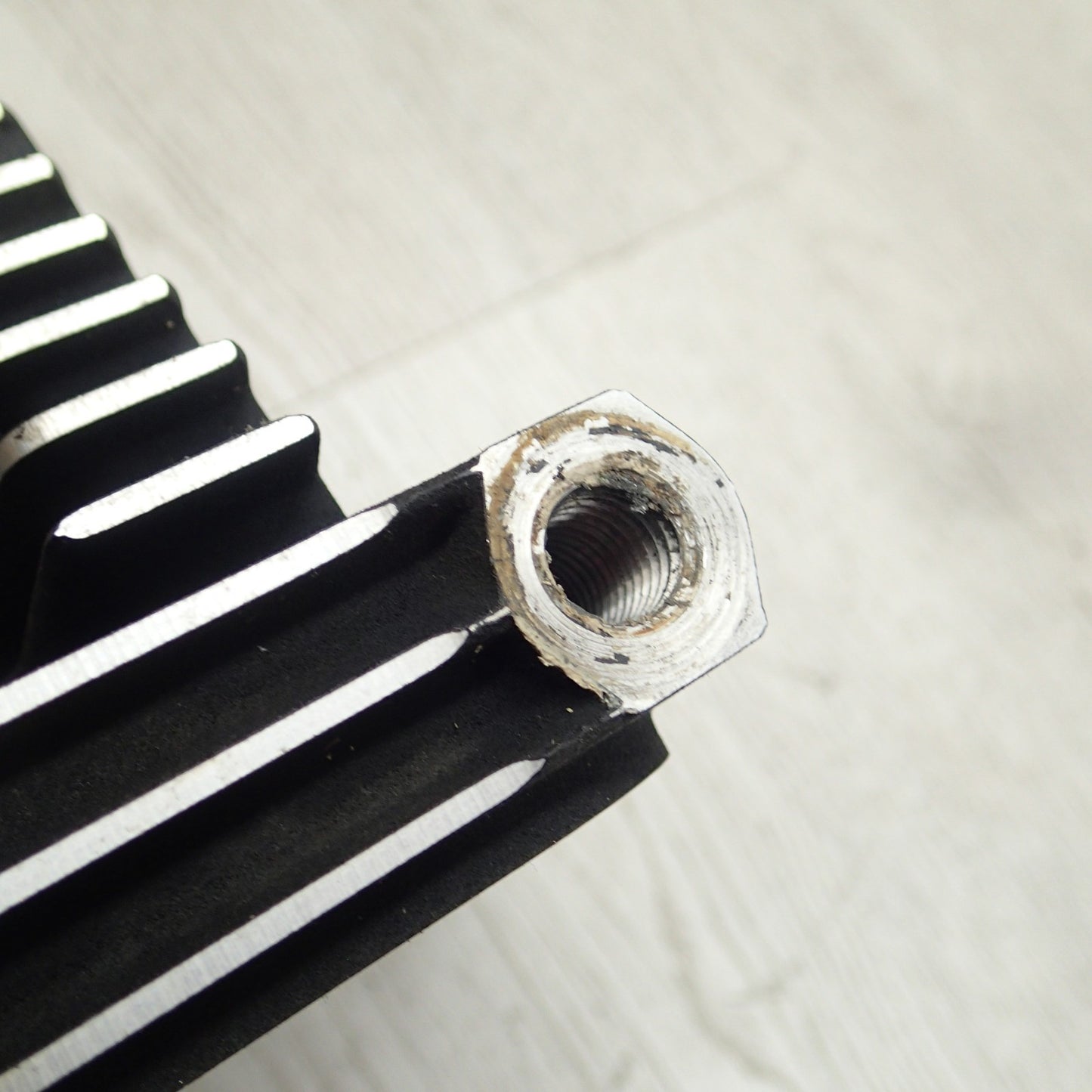 07-20 HARLEY-DAVIDSON SPORTSTER 1200 OEM ENGINE FRONT TOP 16874-07