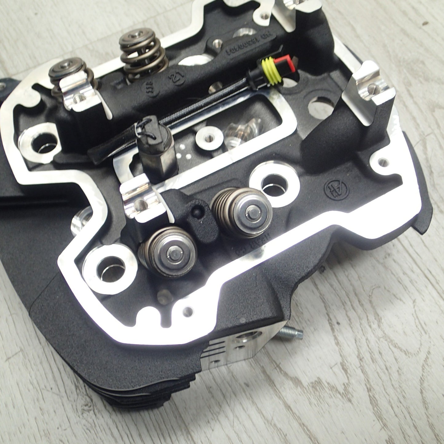 oem Harley 16500404 Rear Oil Cooled Black Cylinder Head 17-23 M8 Touring Softail