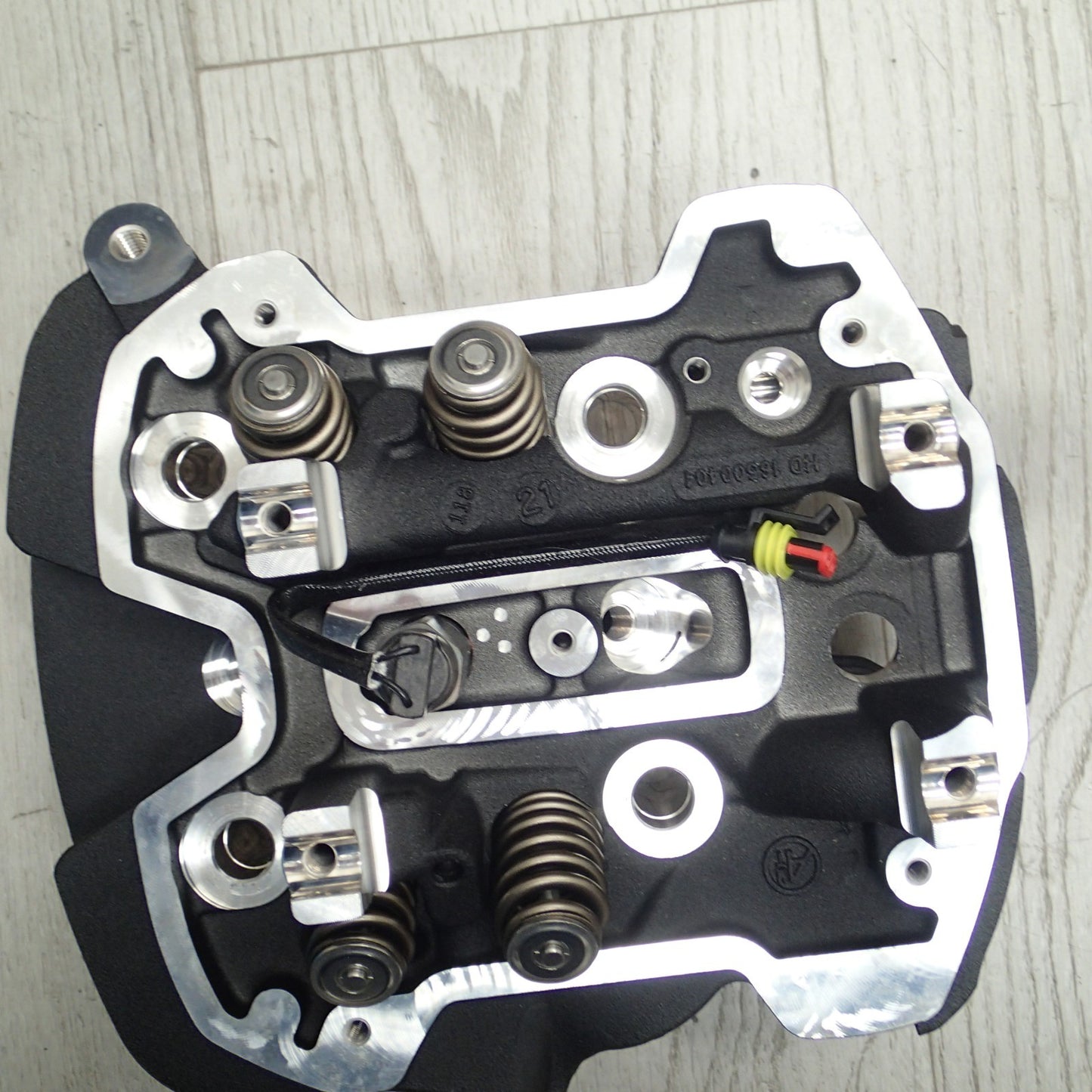 oem Harley 16500404 Rear Oil Cooled Black Cylinder Head 17-23 M8 Touring Softail