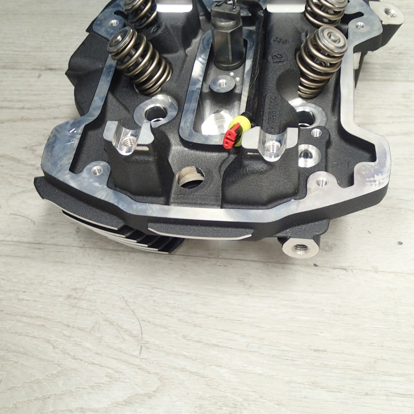 oem Harley 16500404 Rear Oil Cooled Black Cylinder Head 17-23 M8 Touring Softail