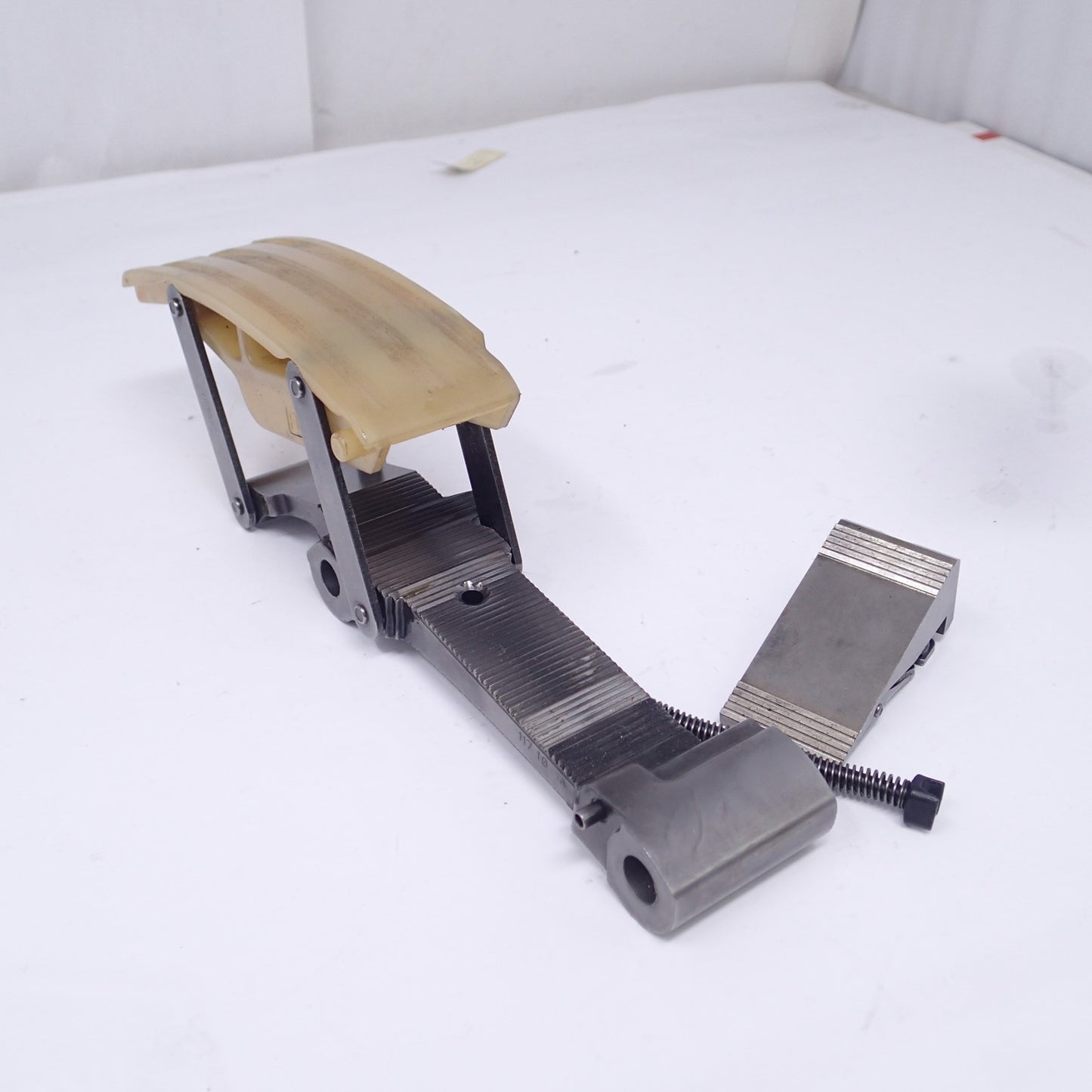 08-13 Harley Davidson FLTRUSE Road Glide Ultra Timing Chain Guides 39929-06B