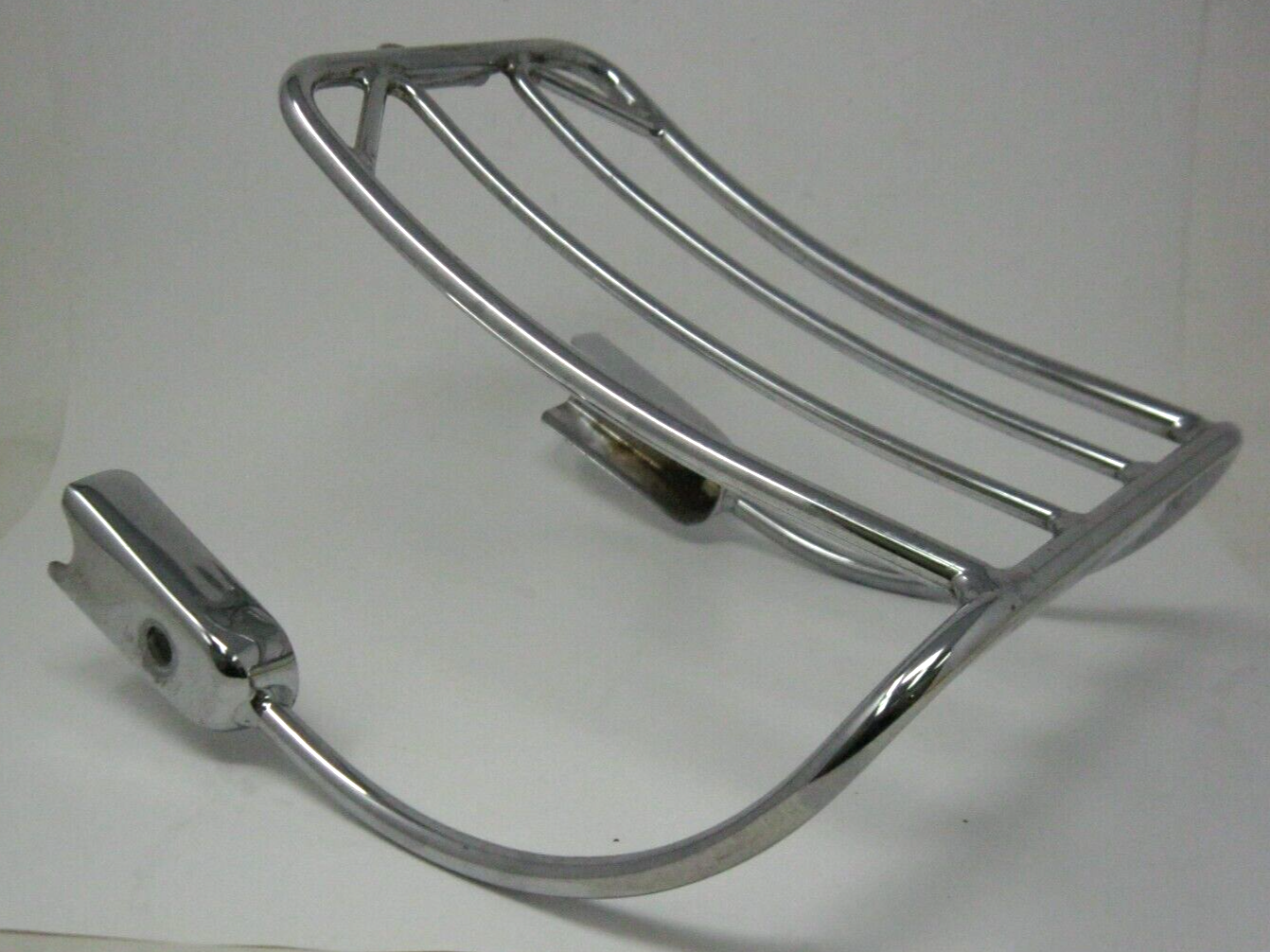 Harley-Davidson OEM 02-05 FXDWG Bobbed Fender Chrome Luggage Rack 56495-02