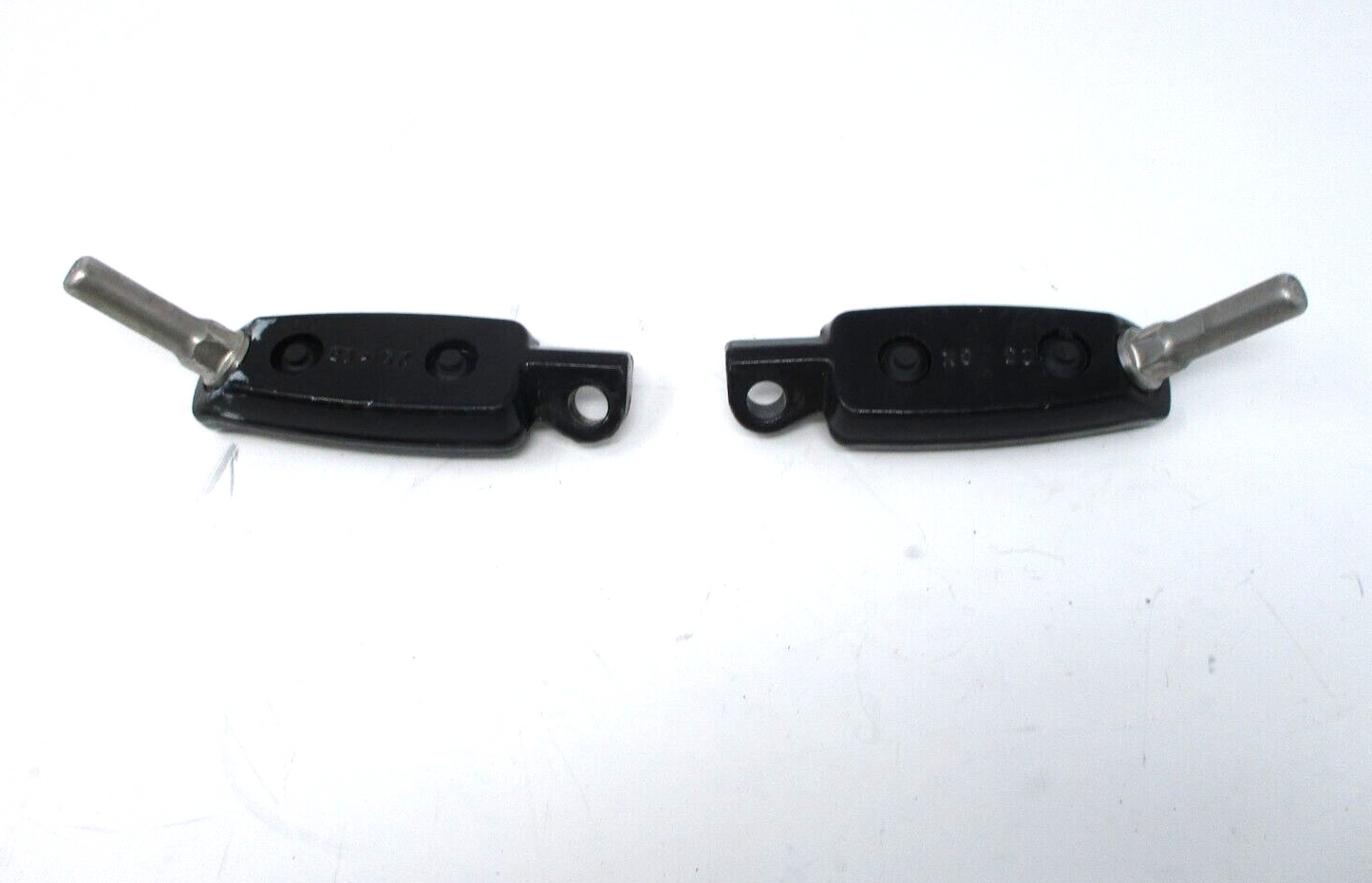 Harley-Davidson XL1200 Sportster Pair Front Footrest Footpeg 33135/34-07CAZ