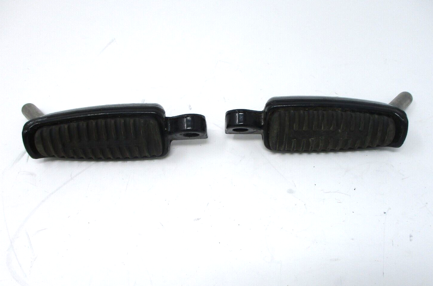 Harley-Davidson XL1200 Sportster Pair Front Footrest Footpeg 33135/34-07CAZ