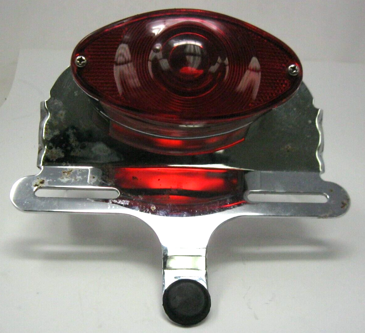 Drag Specialties Cat's Eye Tail Light on Chrome Bracket DS-270001