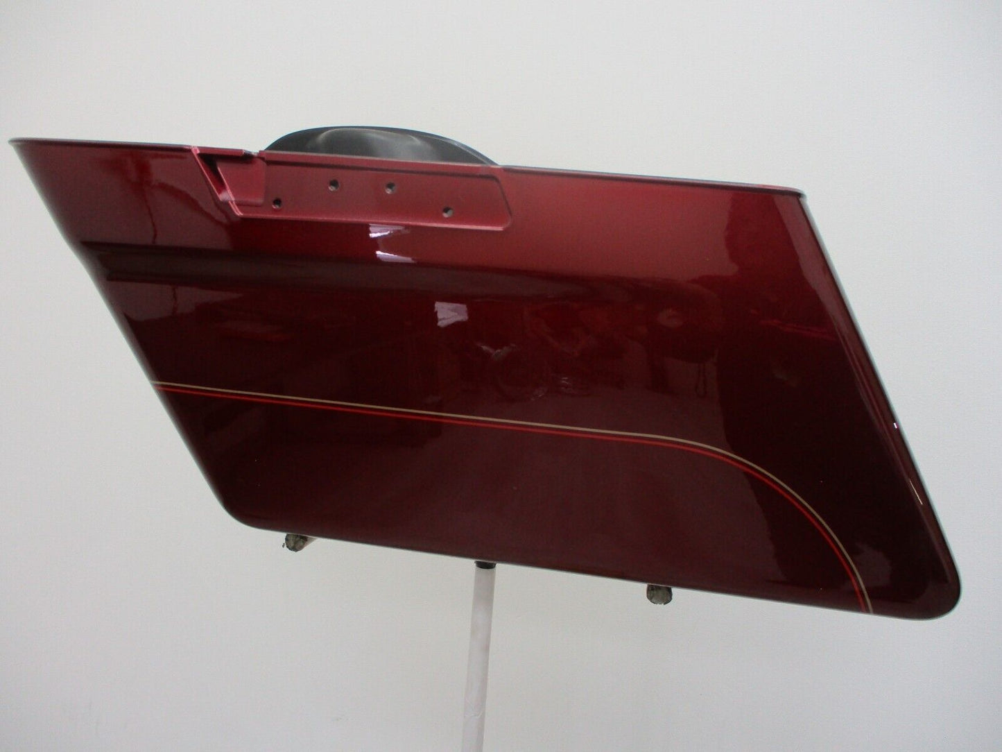 Harley Davidson OEM  LEFT Saddlebag RED 90200414 2014-Later