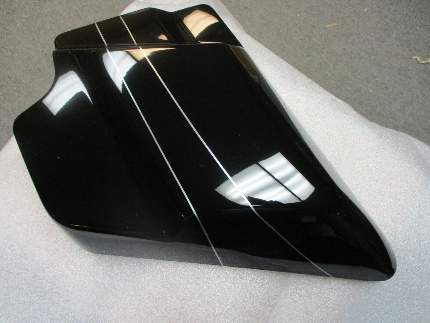 Harley Davidson OEM Vivid Black Right Side Cover Silver Pin Stripes 57200078DBX