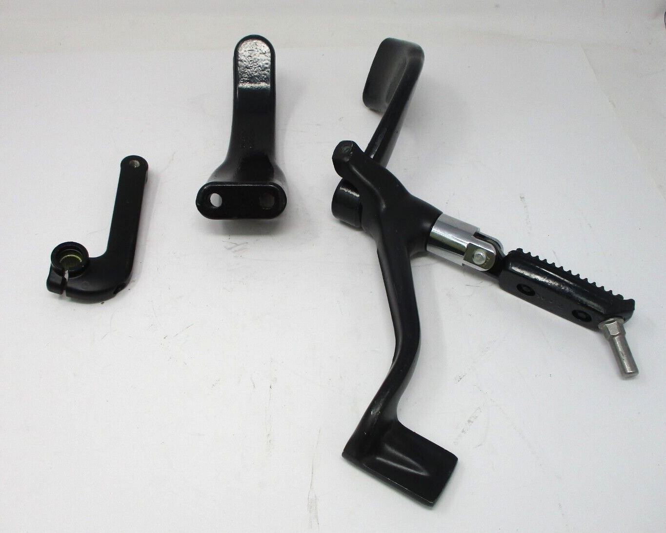 Harley-Davidson Black Mid Control Foot Peg Brake Pedal Kit 42972-04