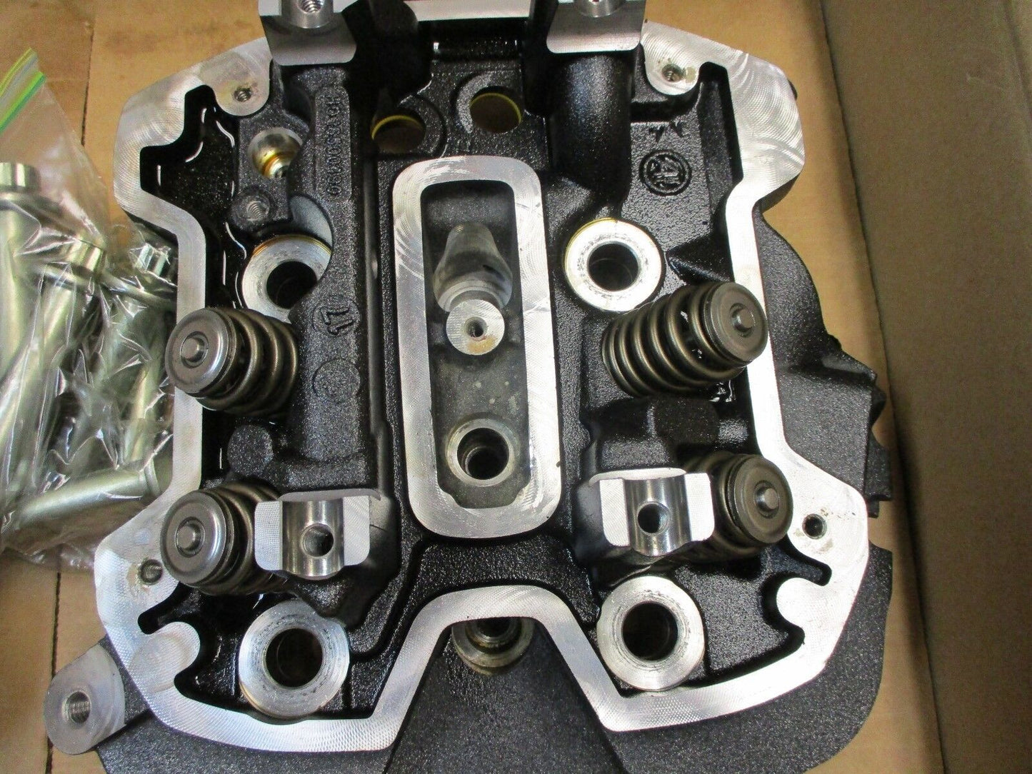 Harley Davidson OEM Water Cooled Cylinder Heads 16500500 16500490 Milwaukee 8