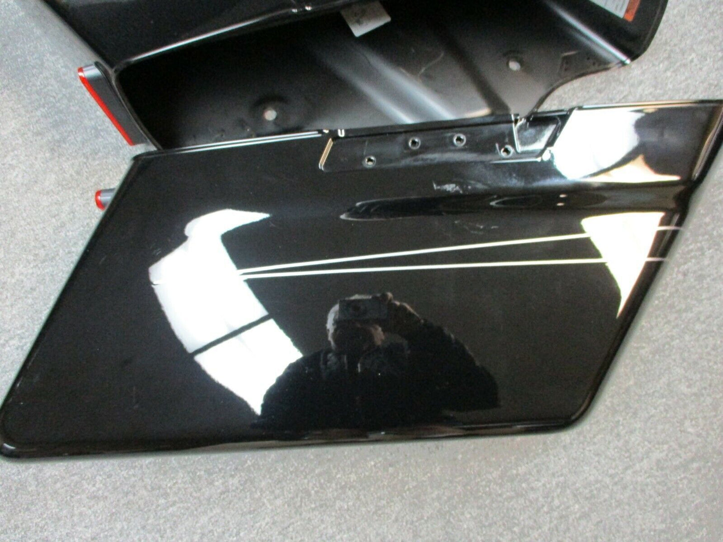 Harley Davidson OEM Saddle Bags/Lids Vivid Black Silver Pinstripes 90201064BJM