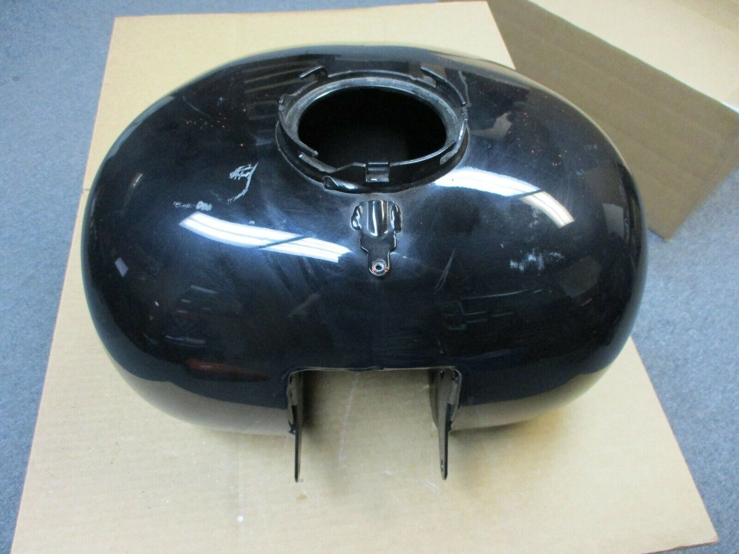 Harley Davidson OEM FLTR Black 61356-08 Gas Tank