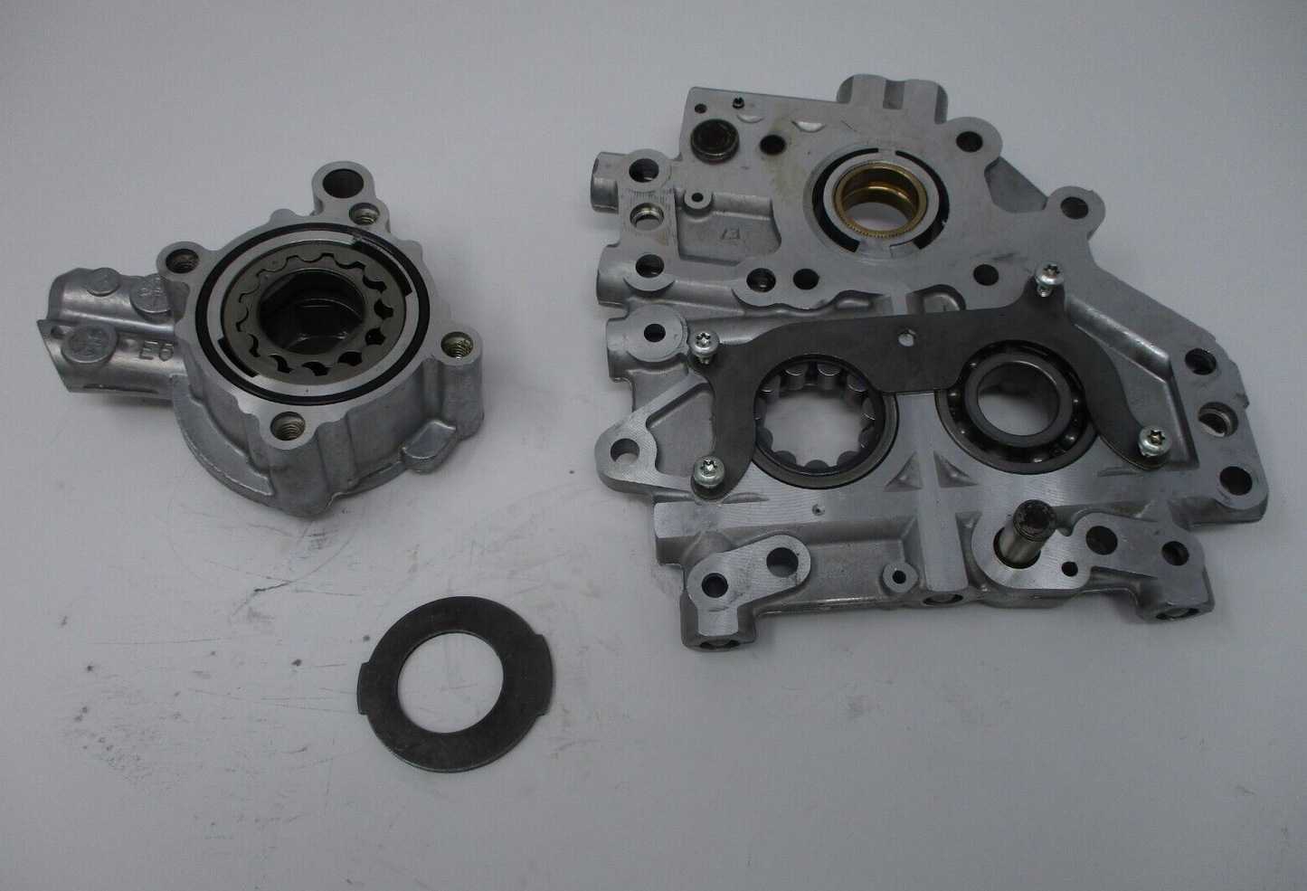 Harley-Davidson Cam Support Plate & Oil Pump Assembly 26290-99B  25245-00