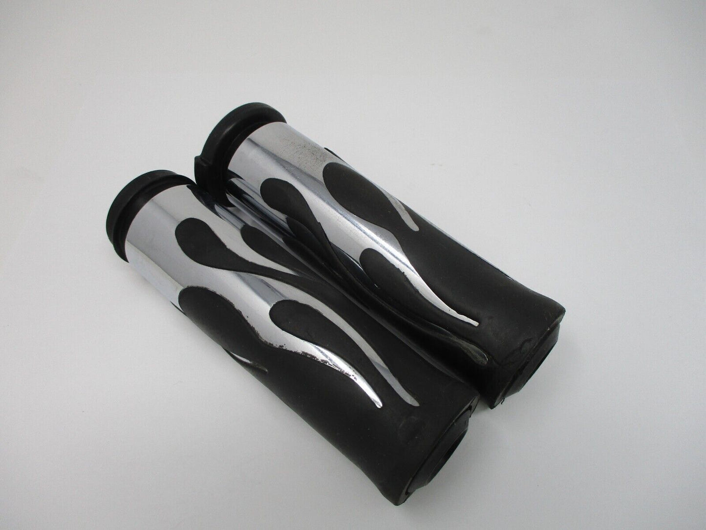 Drag Specialties Flamed Grip Pair 0630-0613