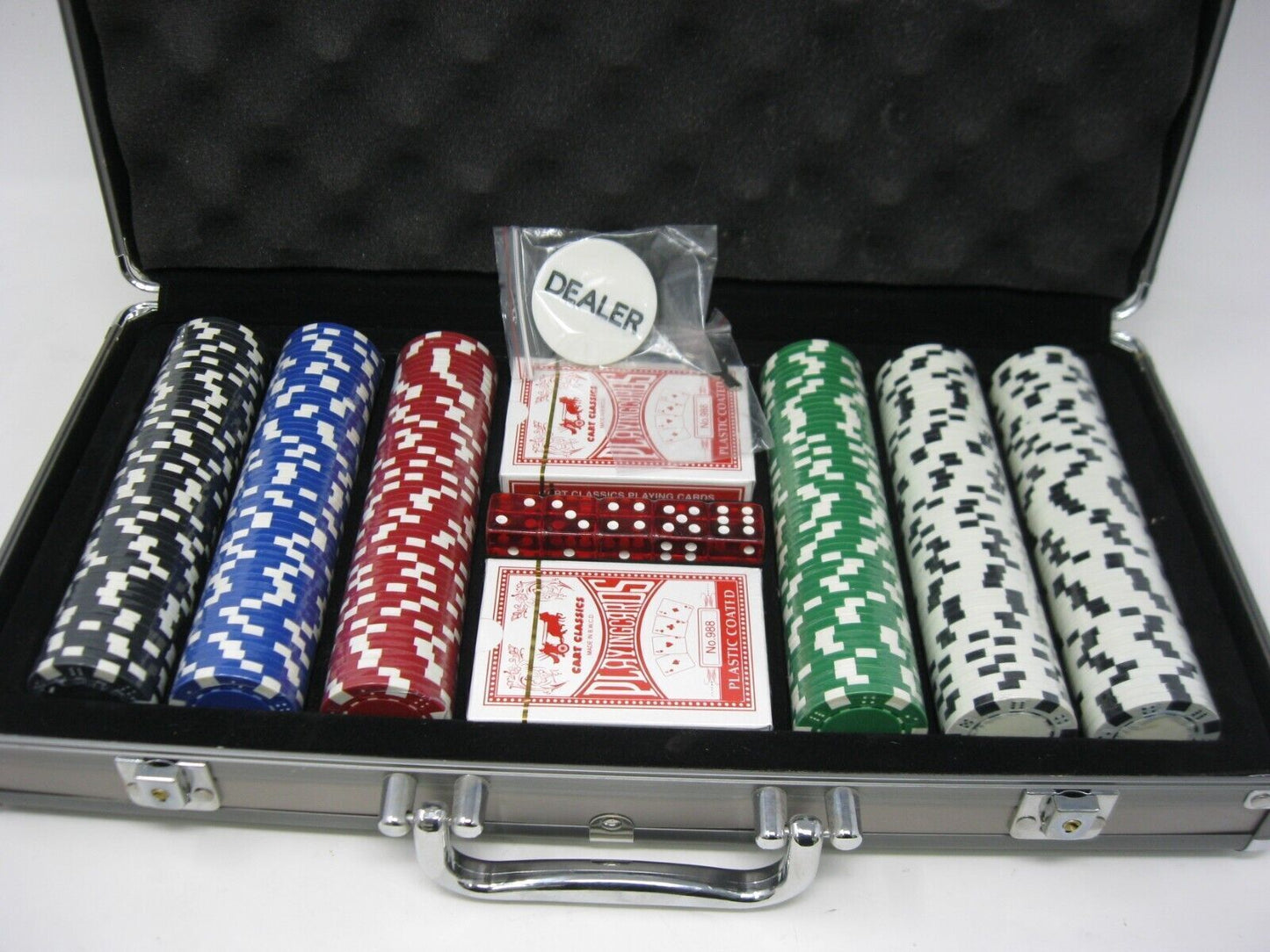 Poker Set in Aluminum Kit